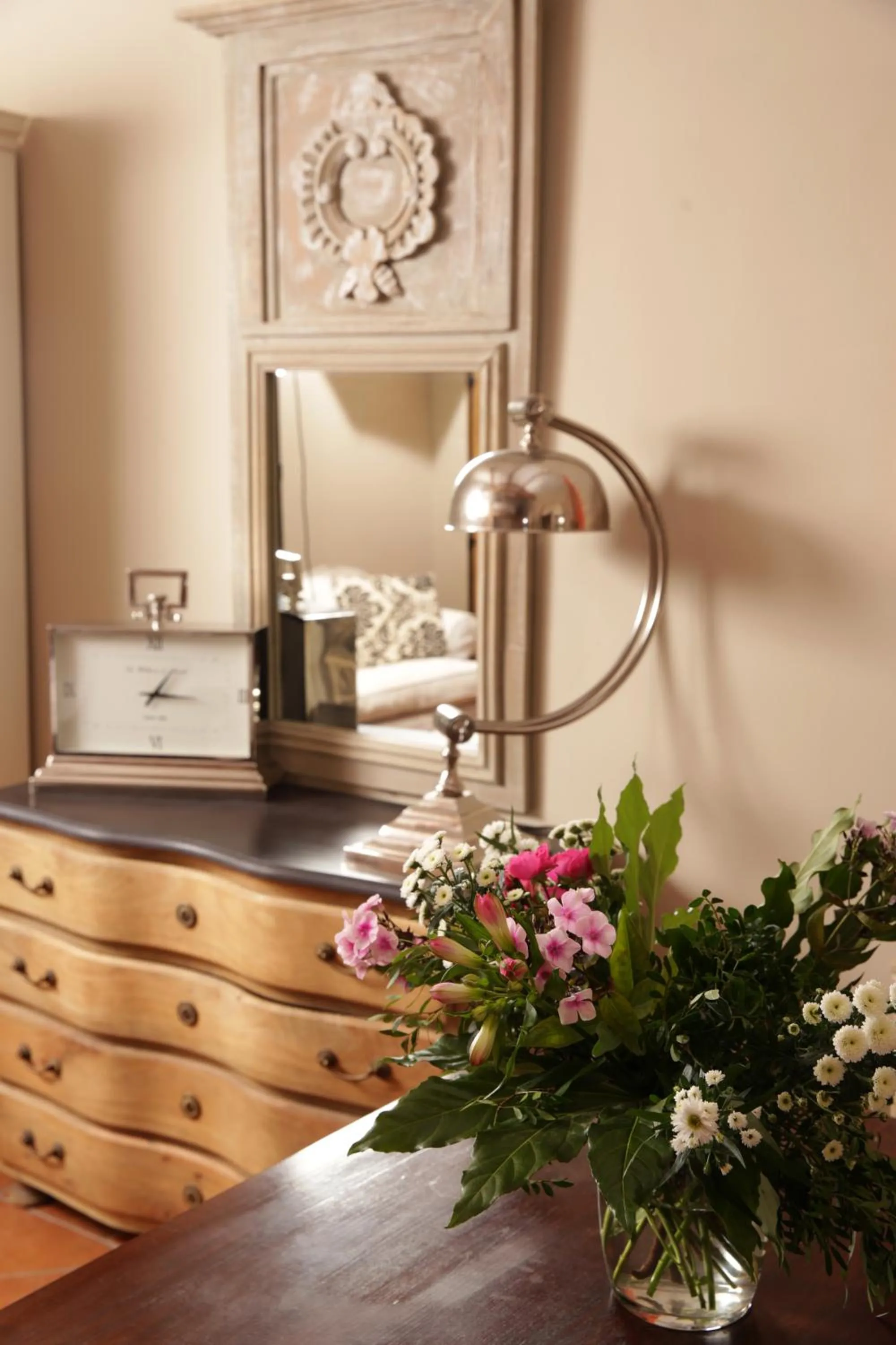 Decorative detail in Hostellerie Le Roy Soleil