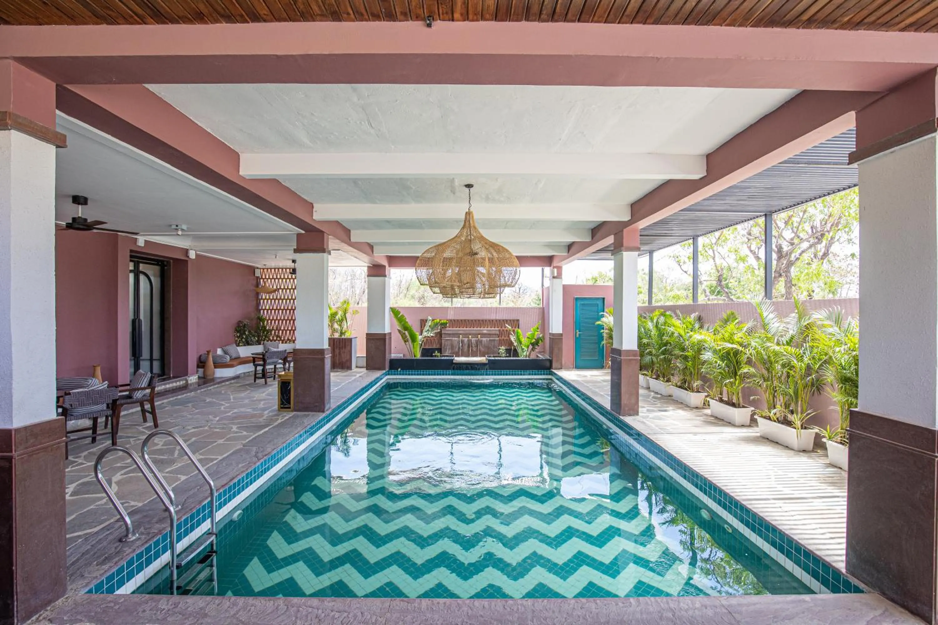 Pool view in Casa Blanca Lakecity