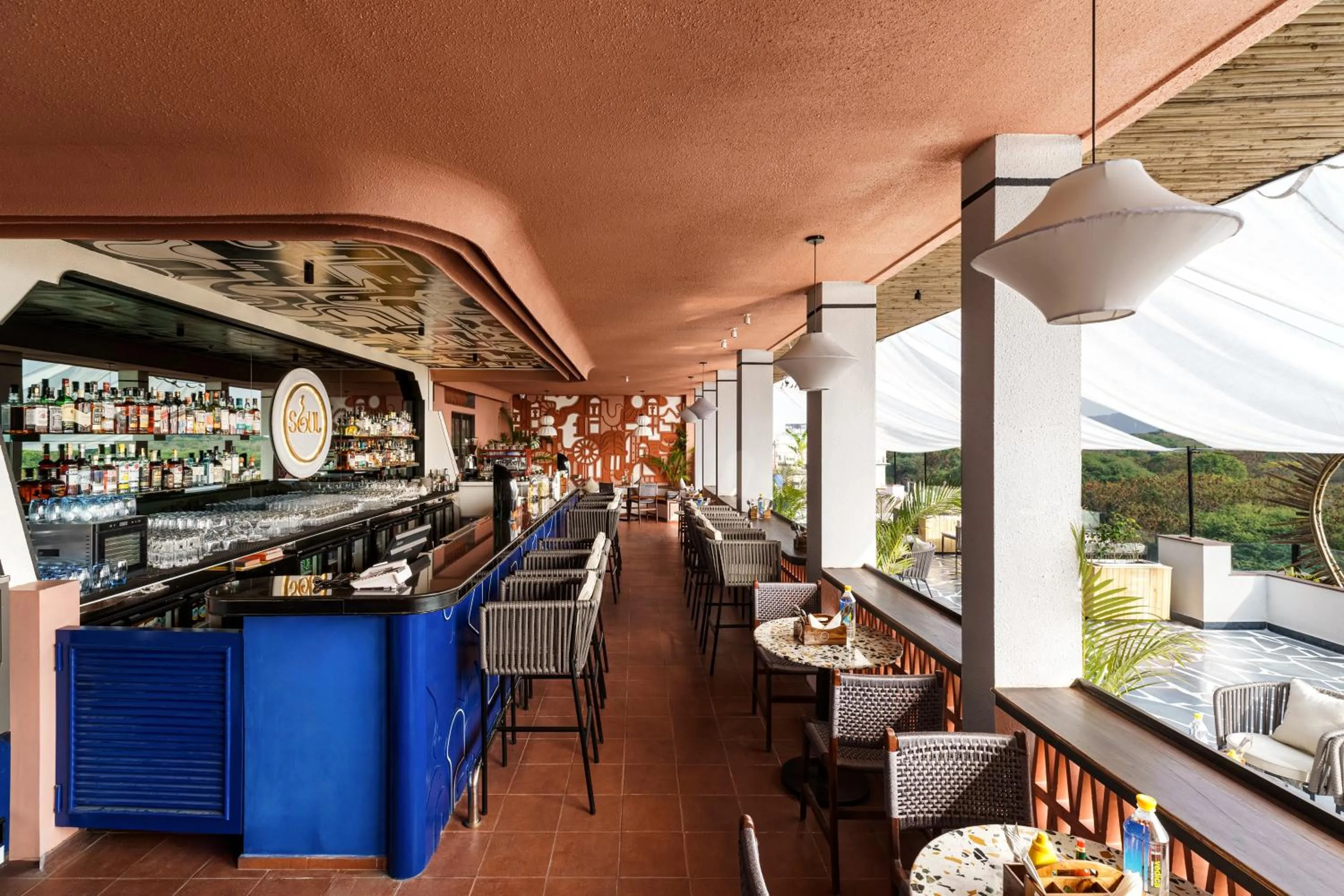 Restaurant/places to eat in Casa Blanca Lakecity