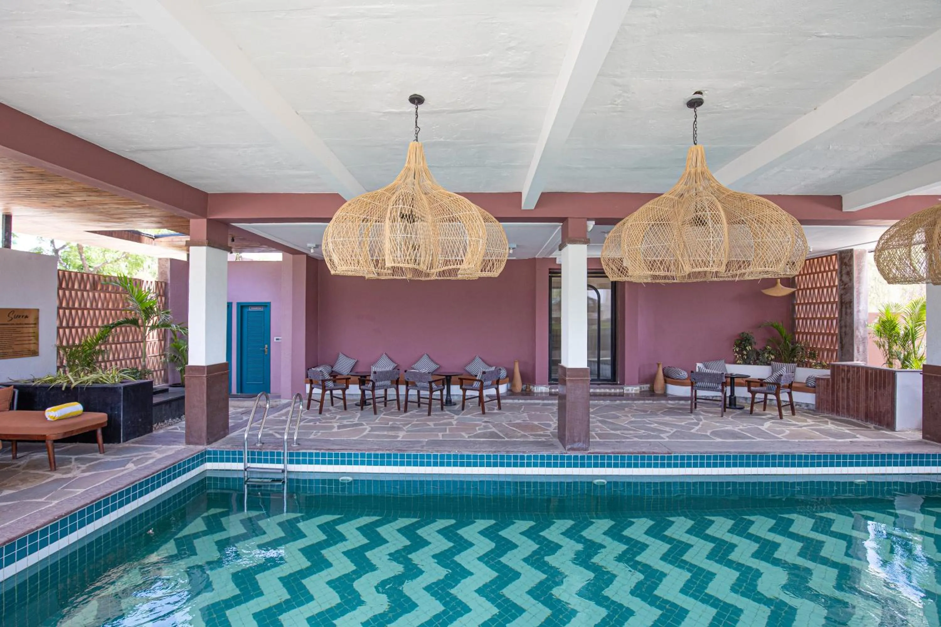 Pool view in Casa Blanca Lakecity