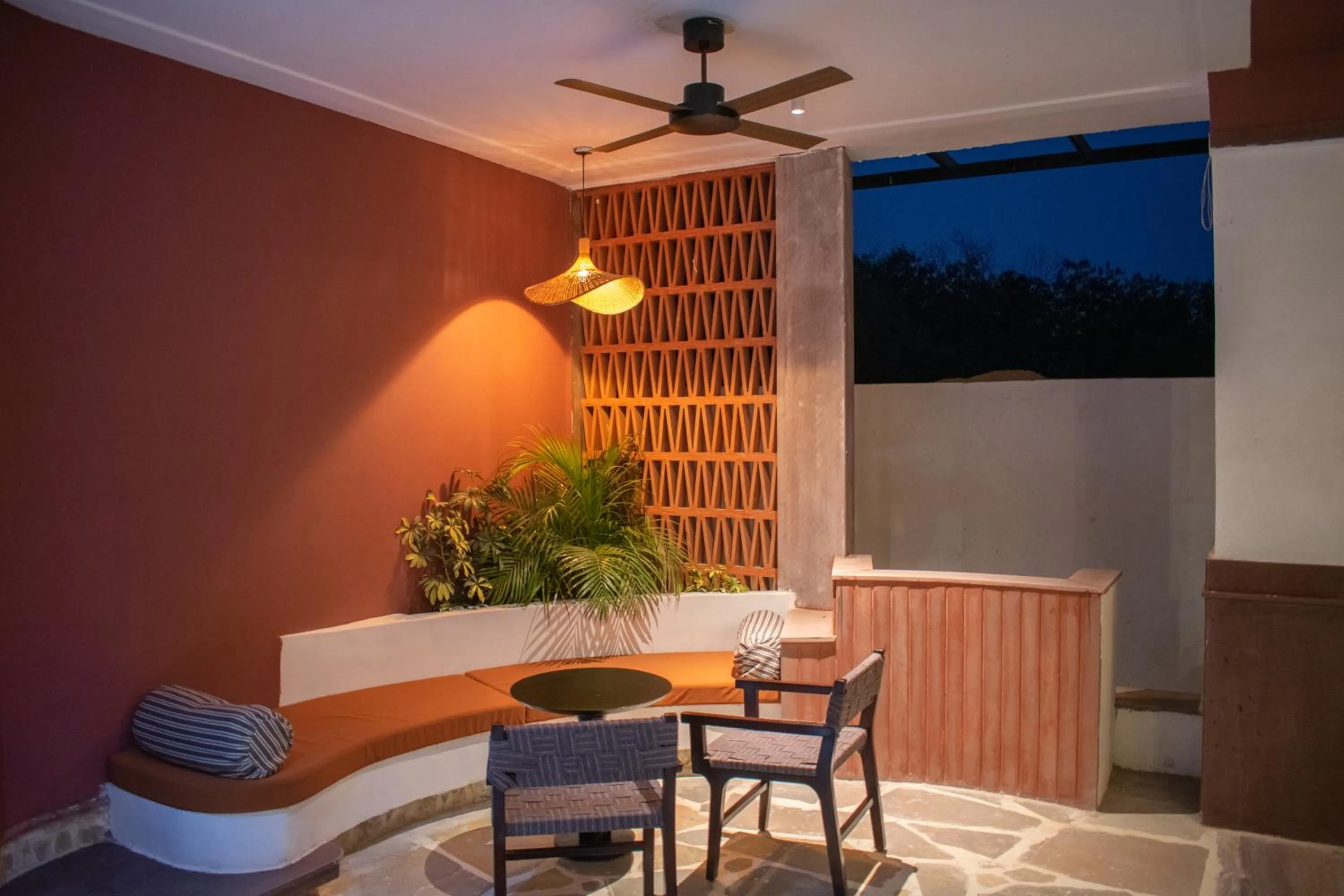 Living room in Casa Blanca Lakecity