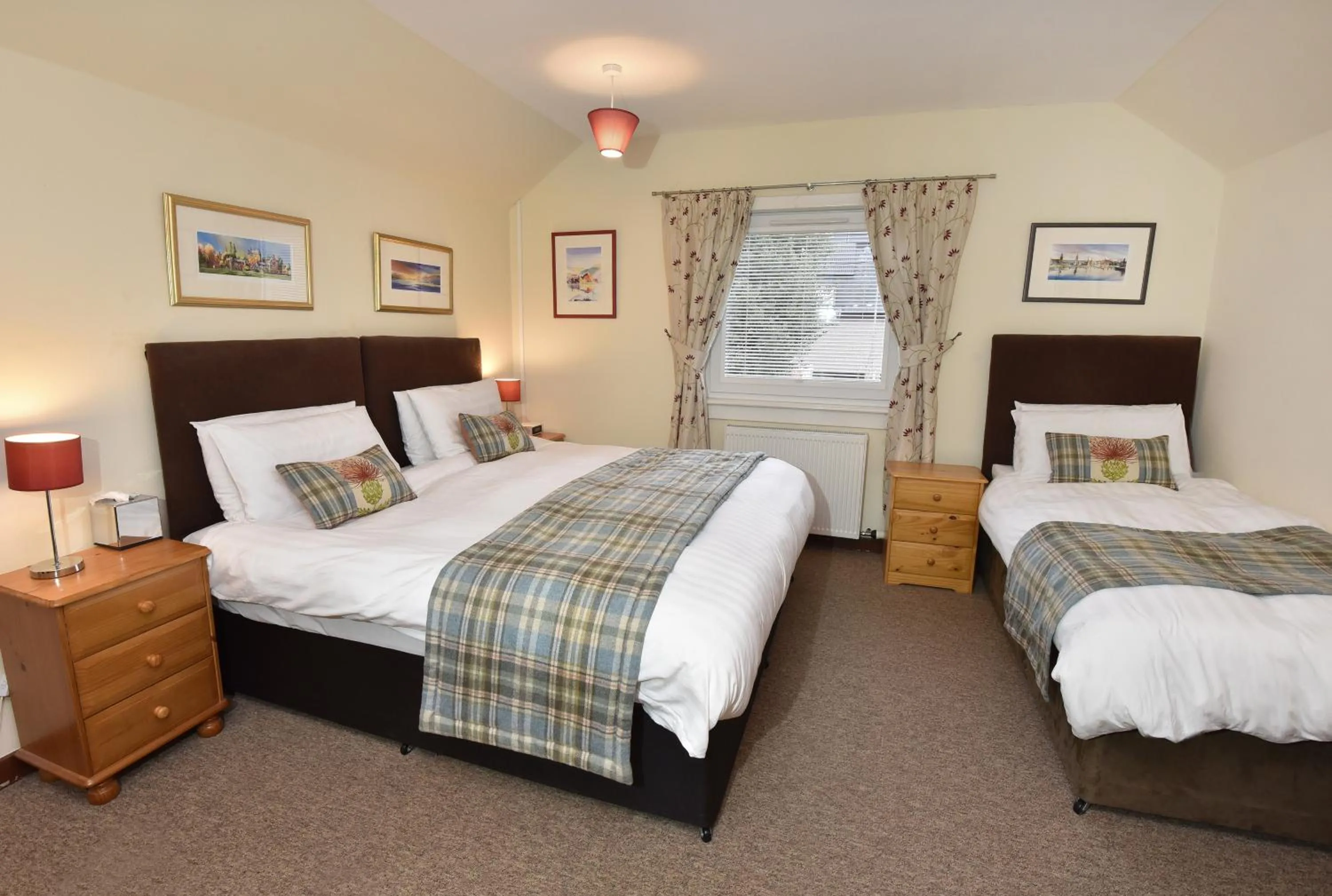 Photo of the whole room in Acer Glen B&B