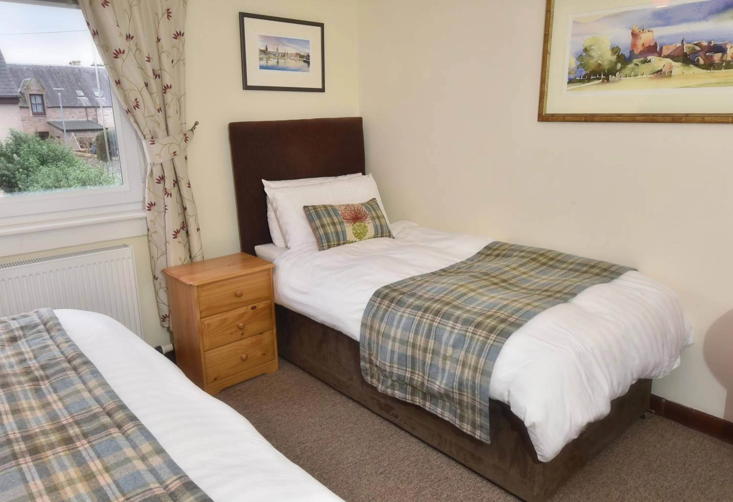 Photo of the whole room in Acer Glen B&B