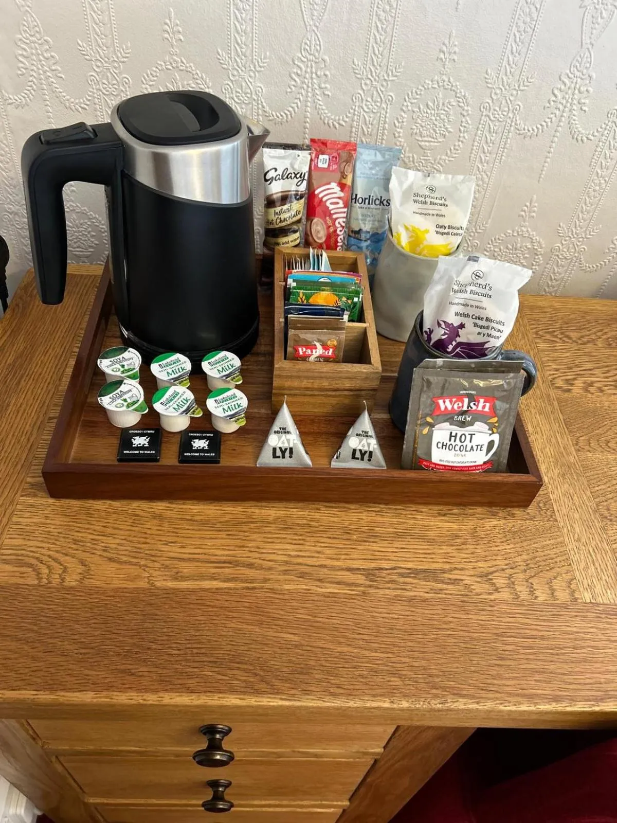 Coffee/tea facilities in Greylands Guest House