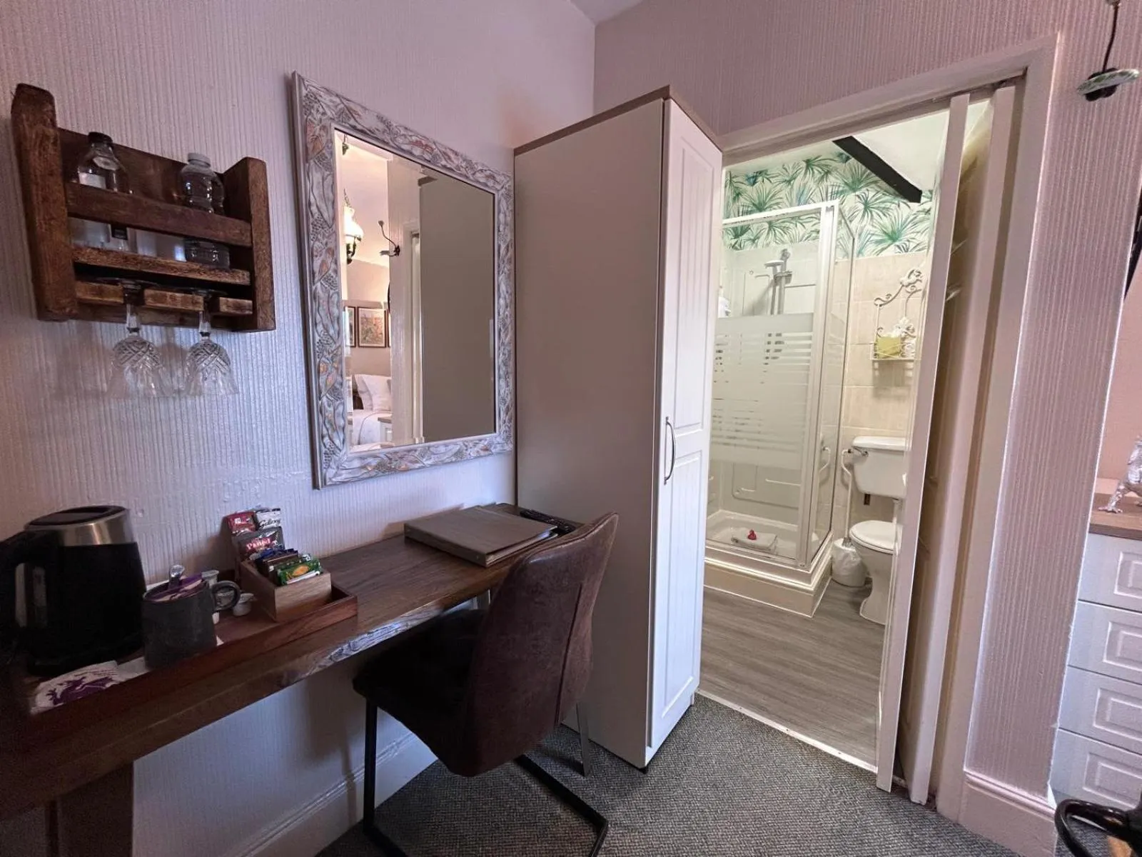 Bedroom in Greylands Guest House