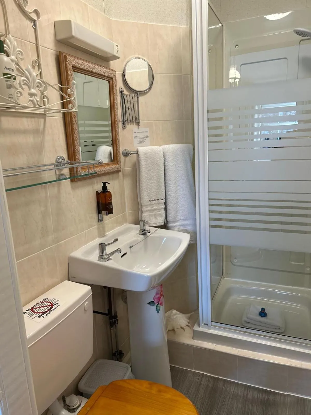 Shower in Greylands Guest House