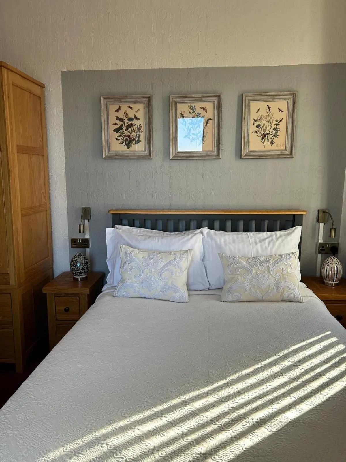 Bed in Greylands Guest House