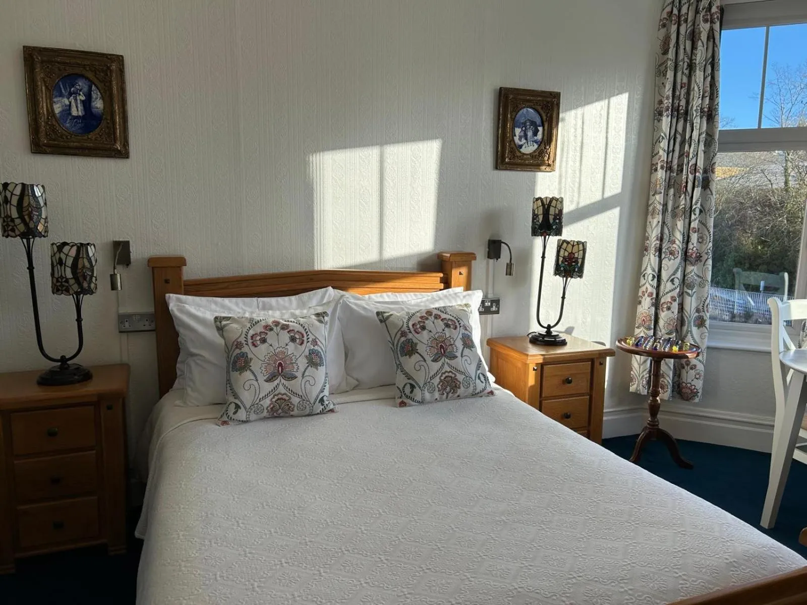 Photo of the whole room, Bed in Greylands Guest House