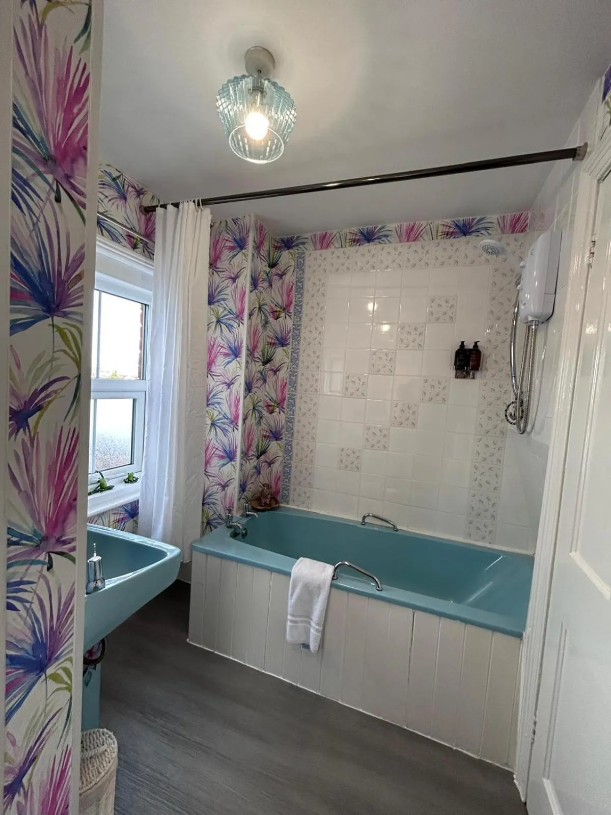 Bathroom in Greylands Guest House