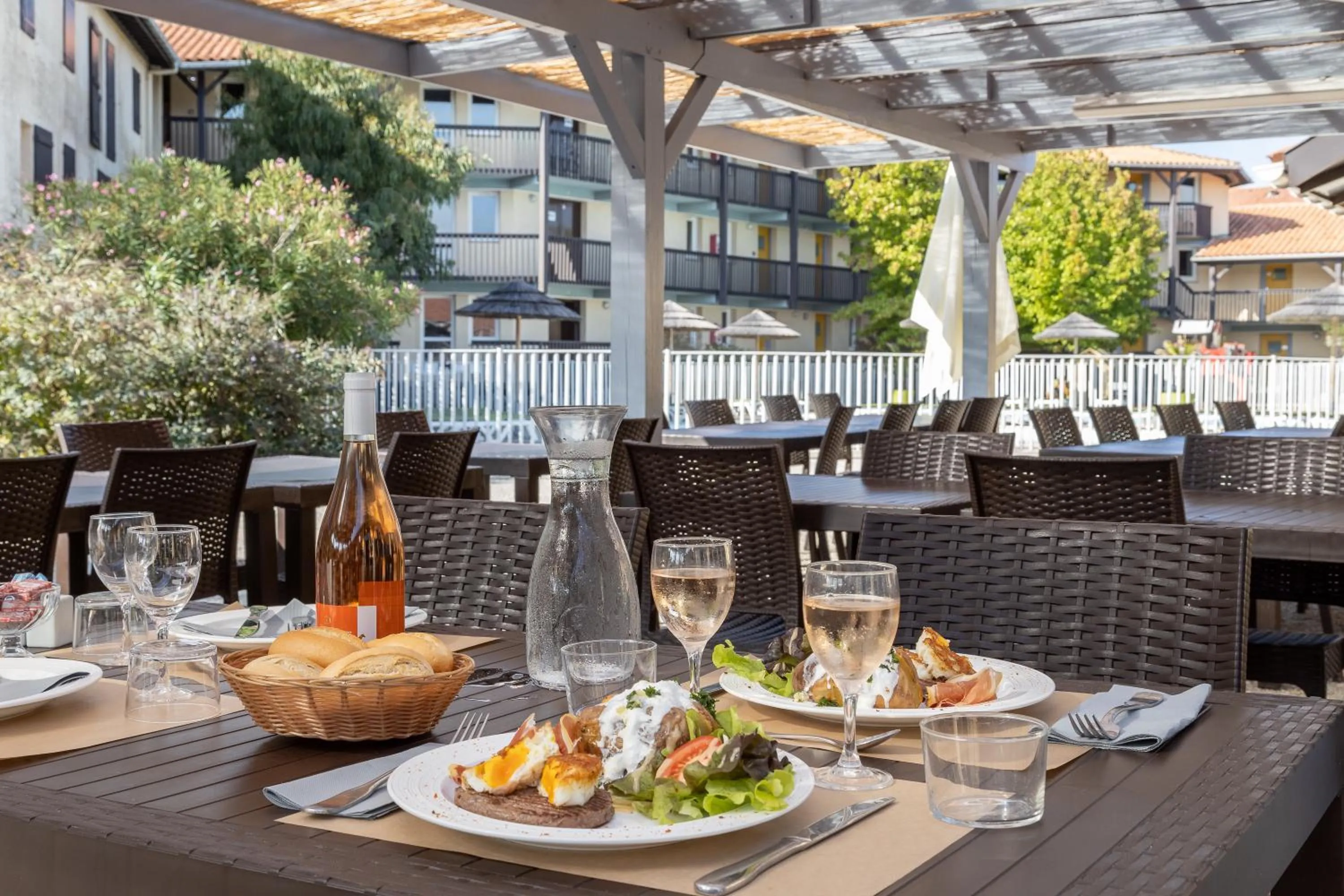 Food and drinks in Village Vacances Le Junka