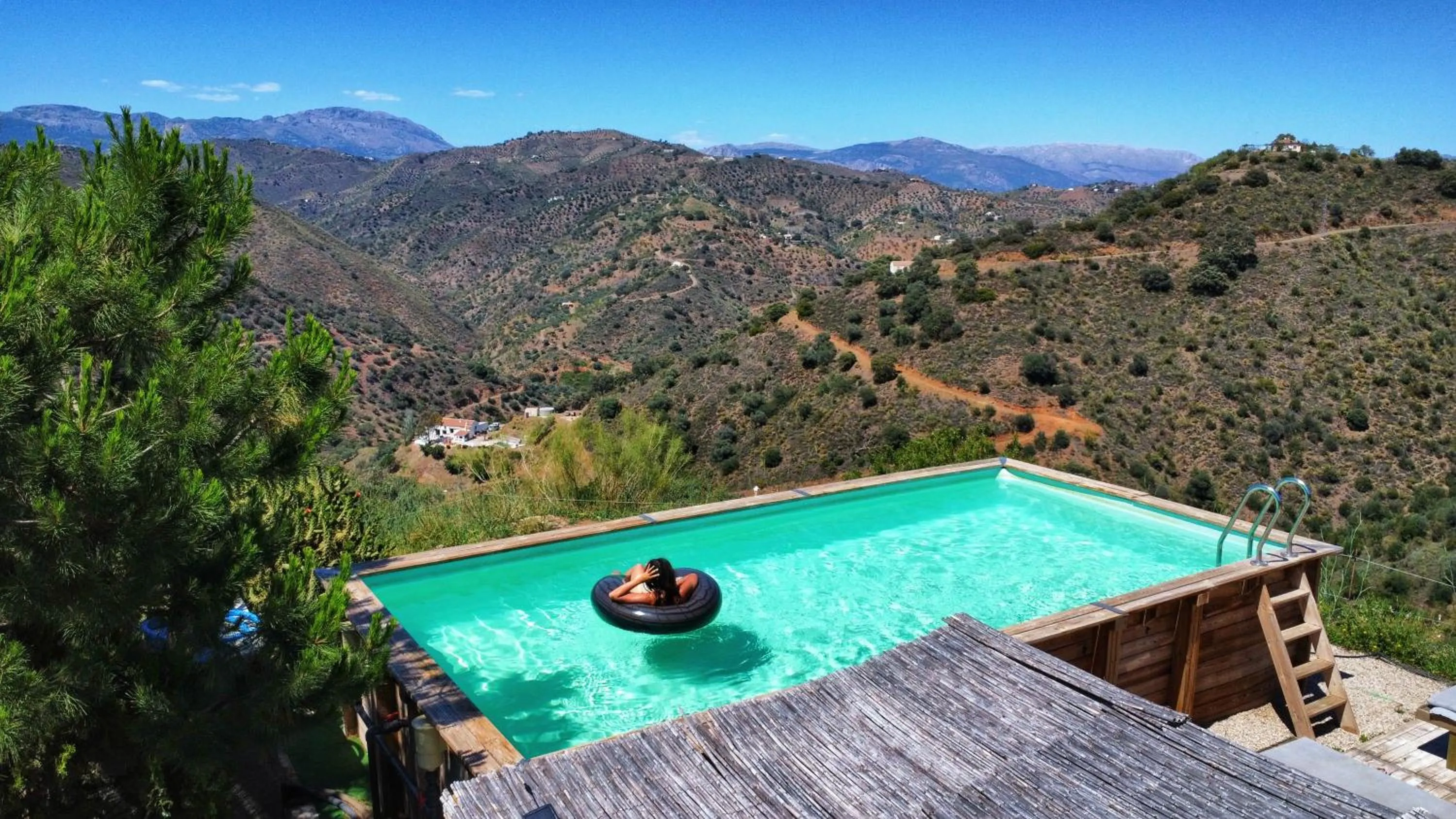 Swimming pool in Finca Serrato