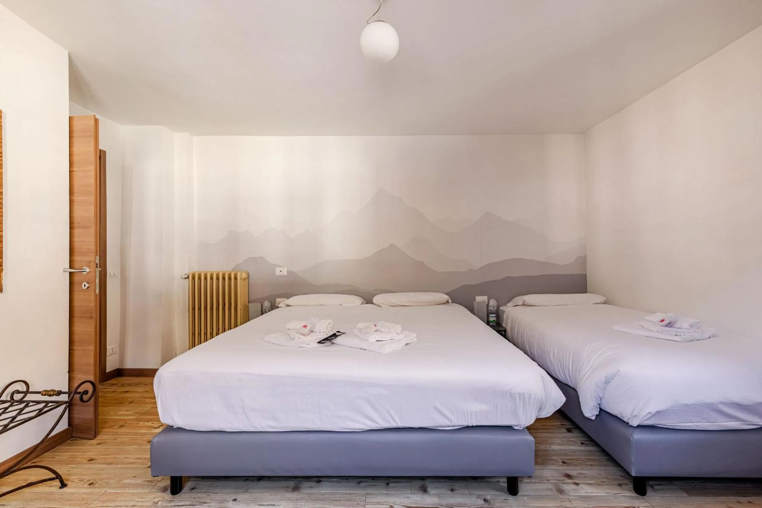 Photo of the whole room, Bed in Hotel Dufour