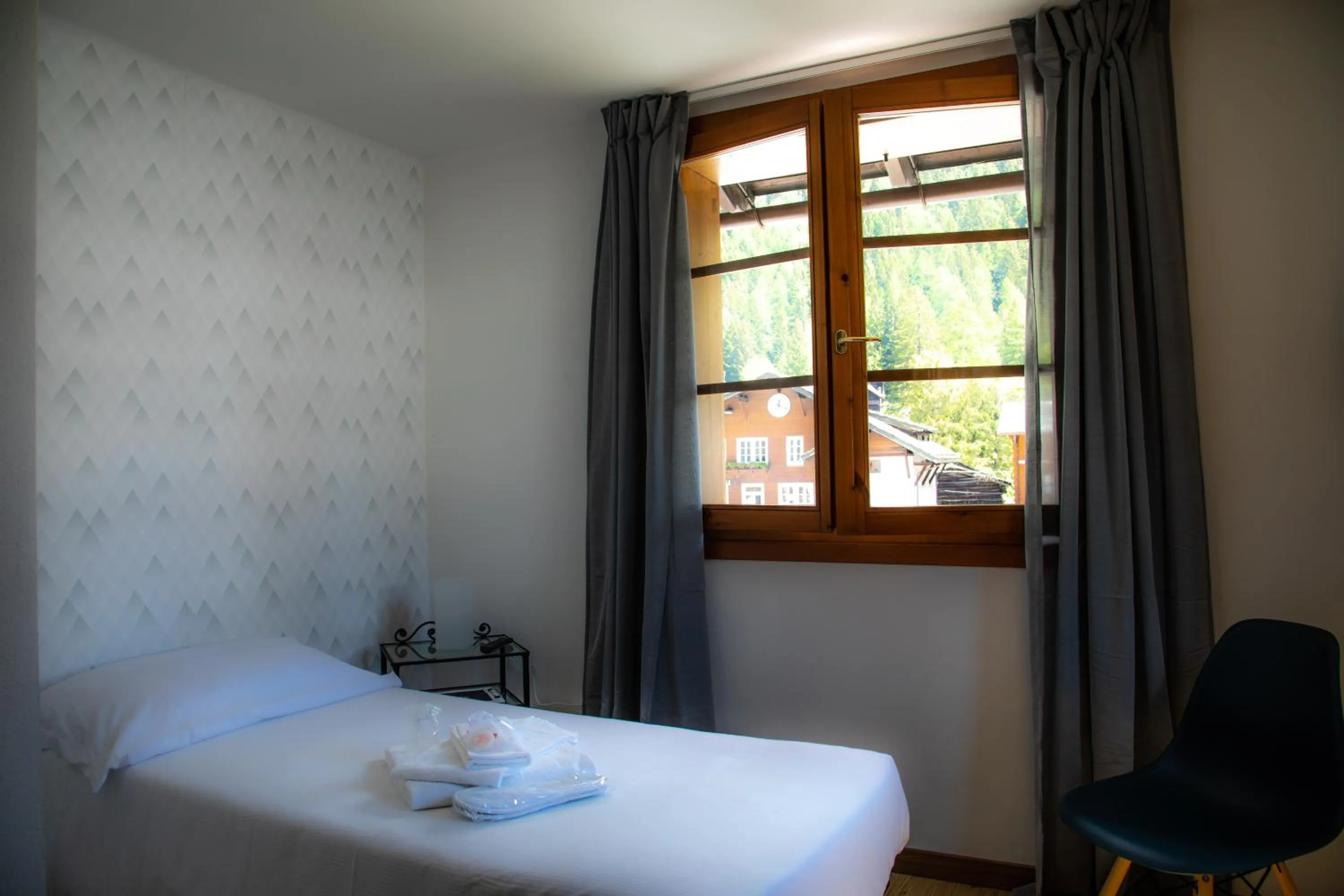 Bedroom, Bed in Hotel Dufour