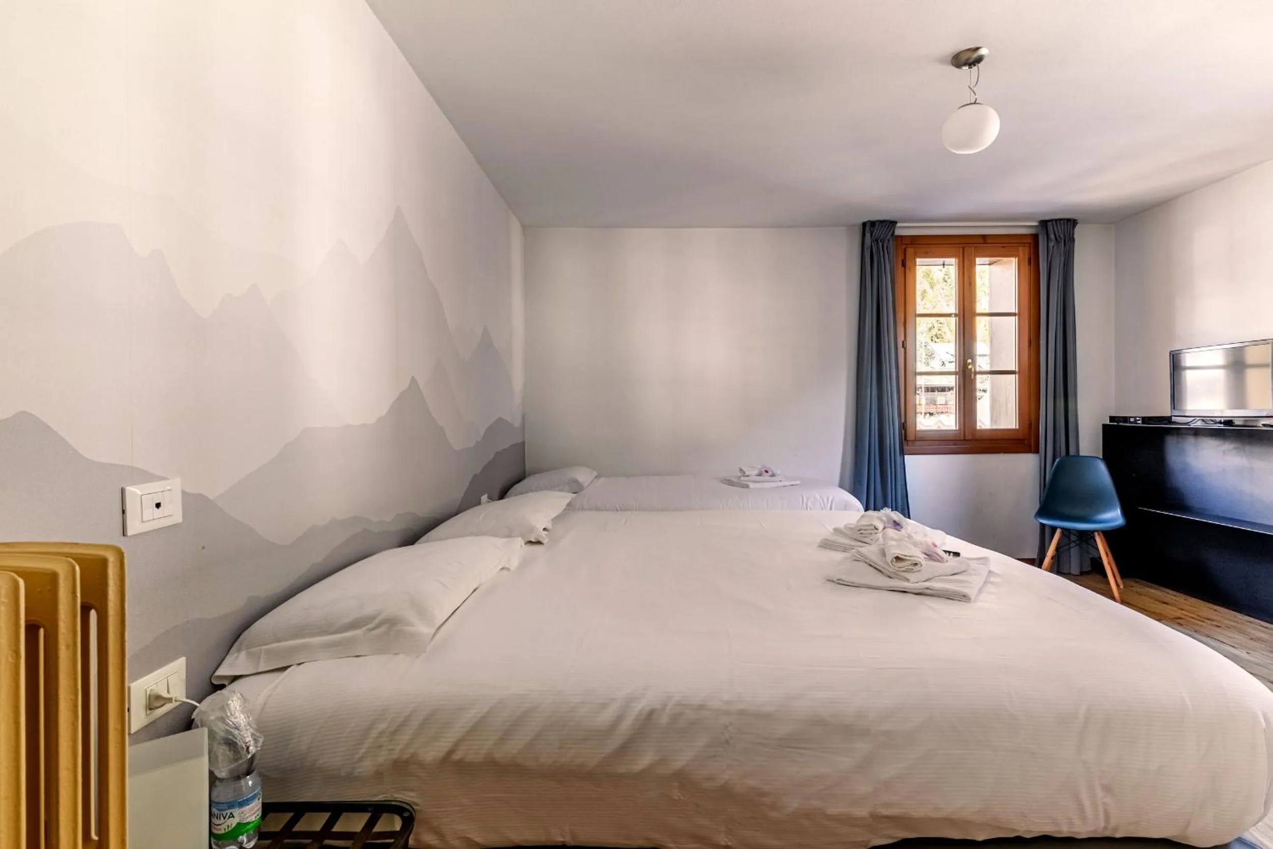 Photo of the whole room, Bed in Hotel Dufour