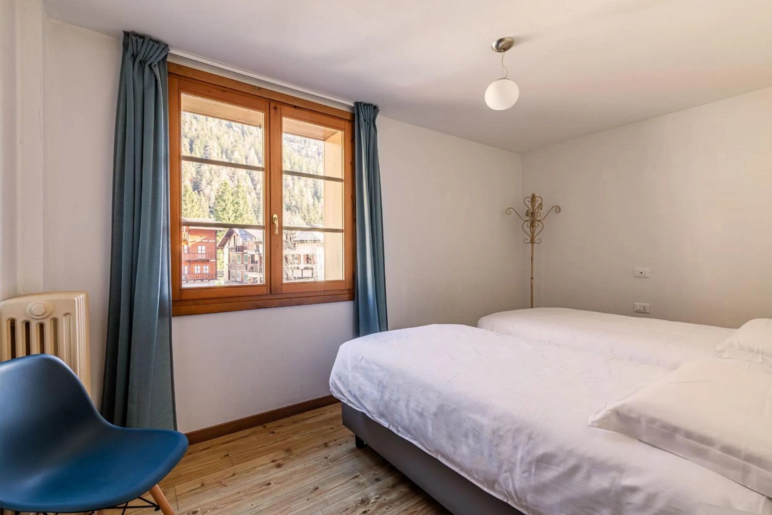 Photo of the whole room, Bed in Hotel Dufour