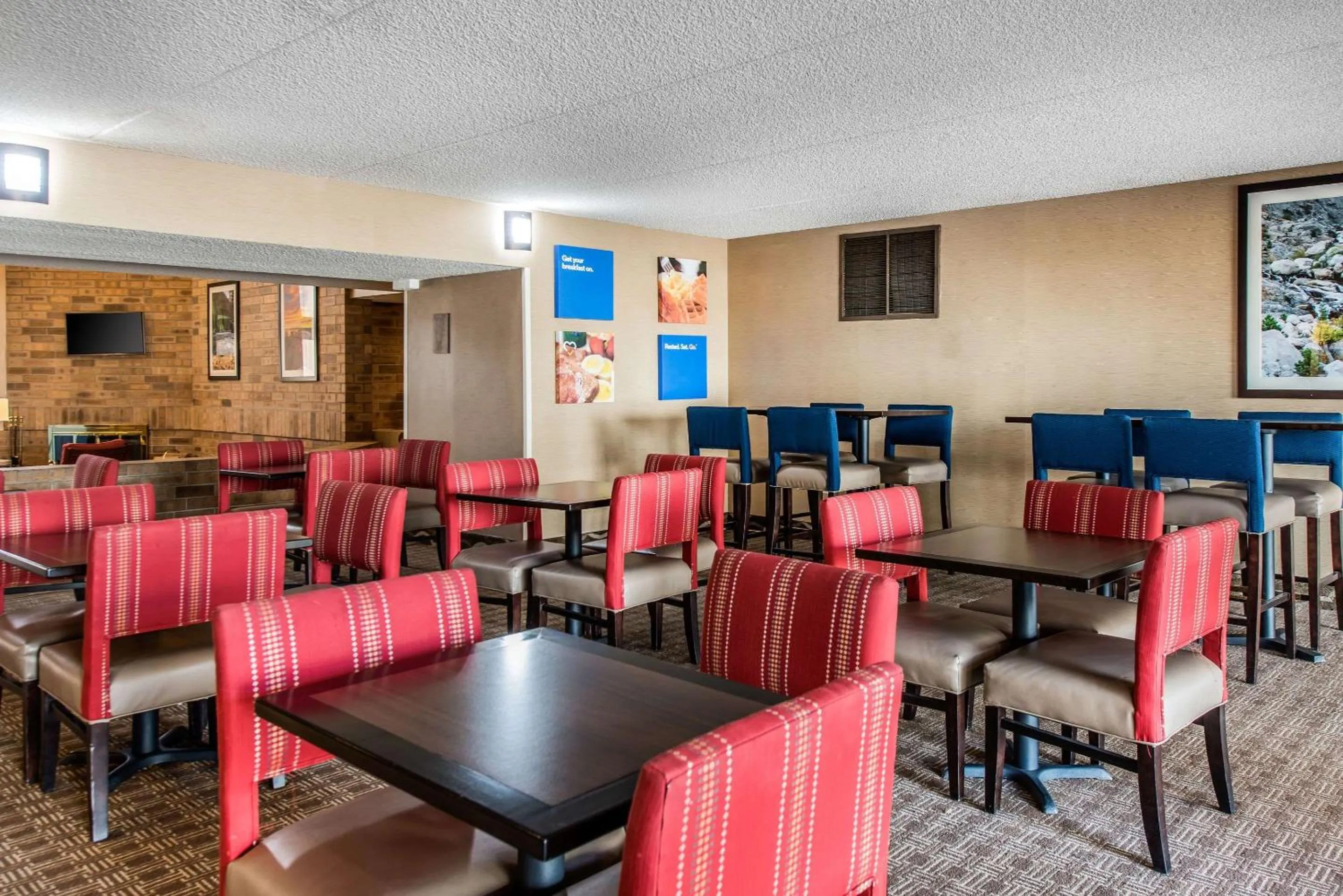 Restaurant/Places to Eat in Comfort Inn & Suites Denver Northfield