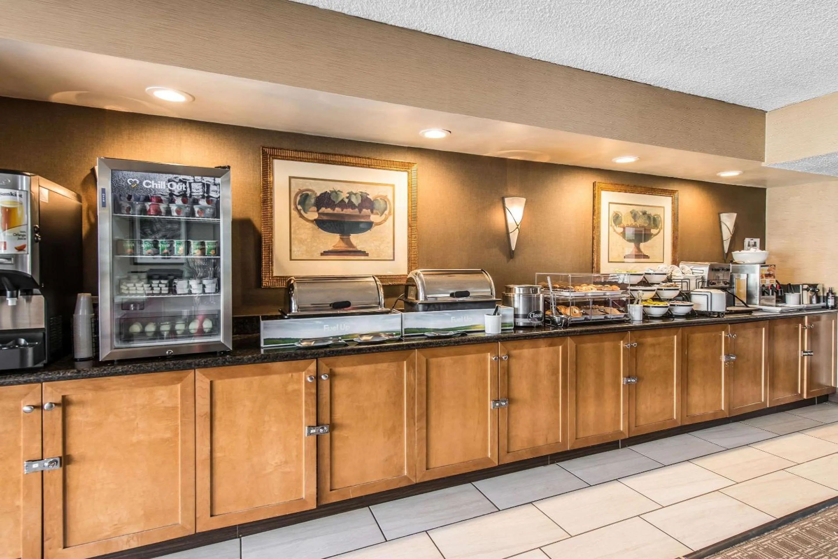 Restaurant/Places to Eat in Comfort Inn & Suites Denver Northfield