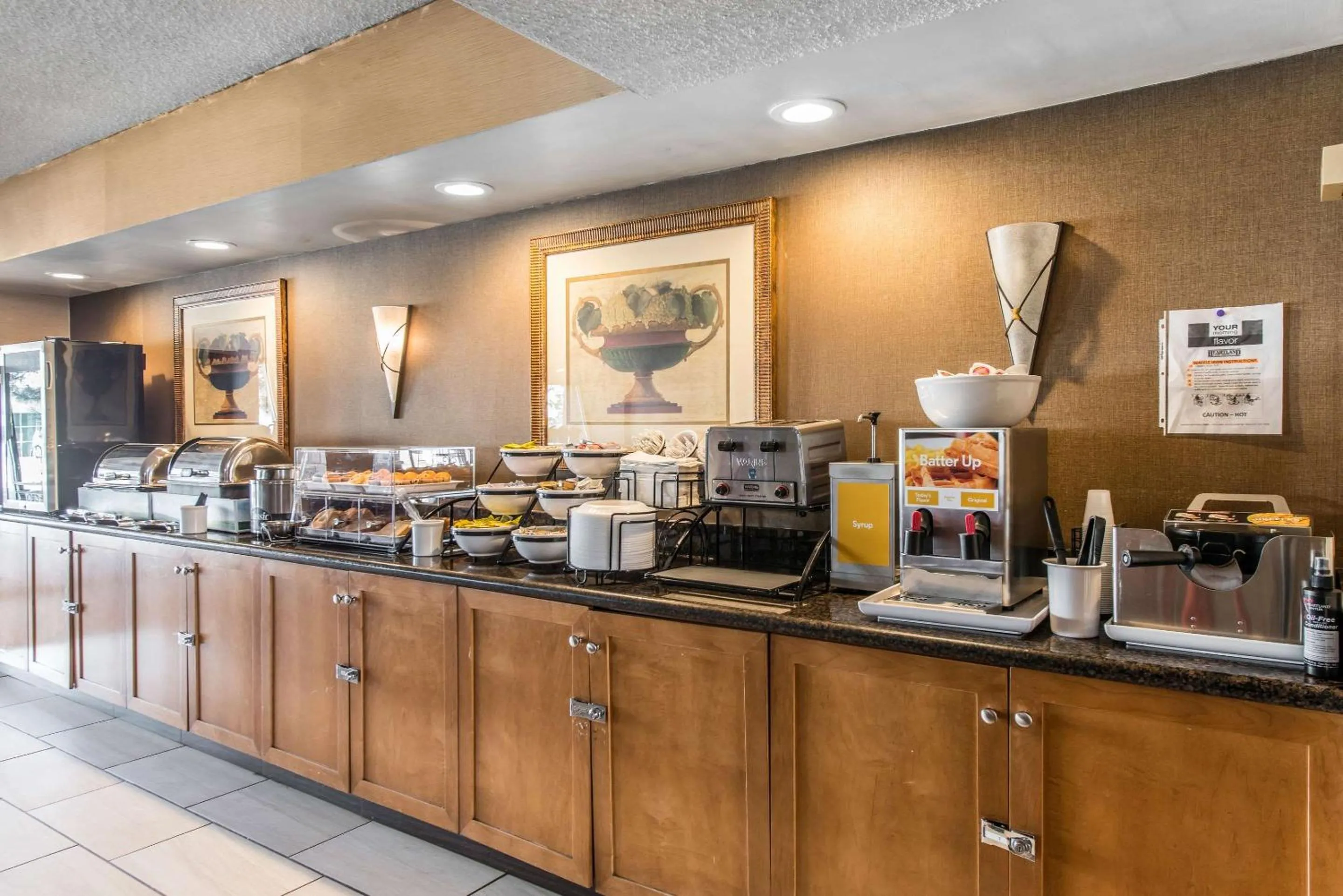 Restaurant/Places to Eat in Comfort Inn & Suites Denver Northfield