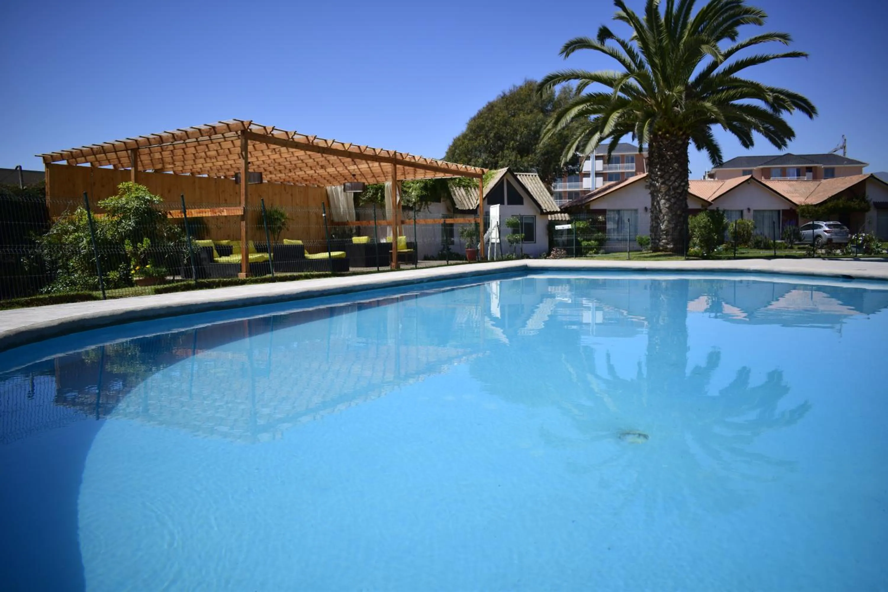 Swimming pool in Apart Hotel Y Cabanas Vegasur
