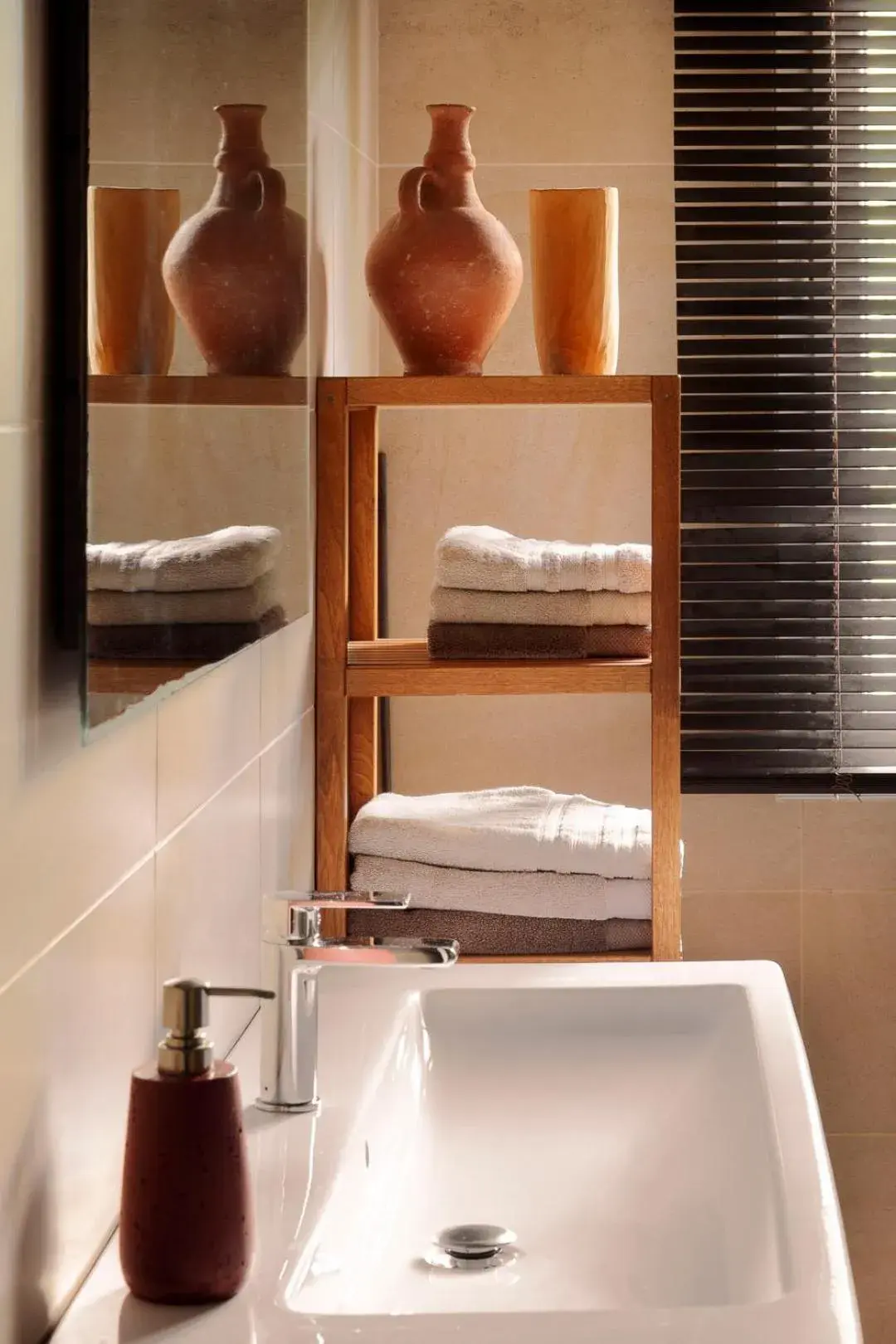 Double Room with Pool View in Merveilleuses chambres d'hôtes à Panazol Double Room with Pool View in Merveilleuses chambres d'hôtes à Panazol