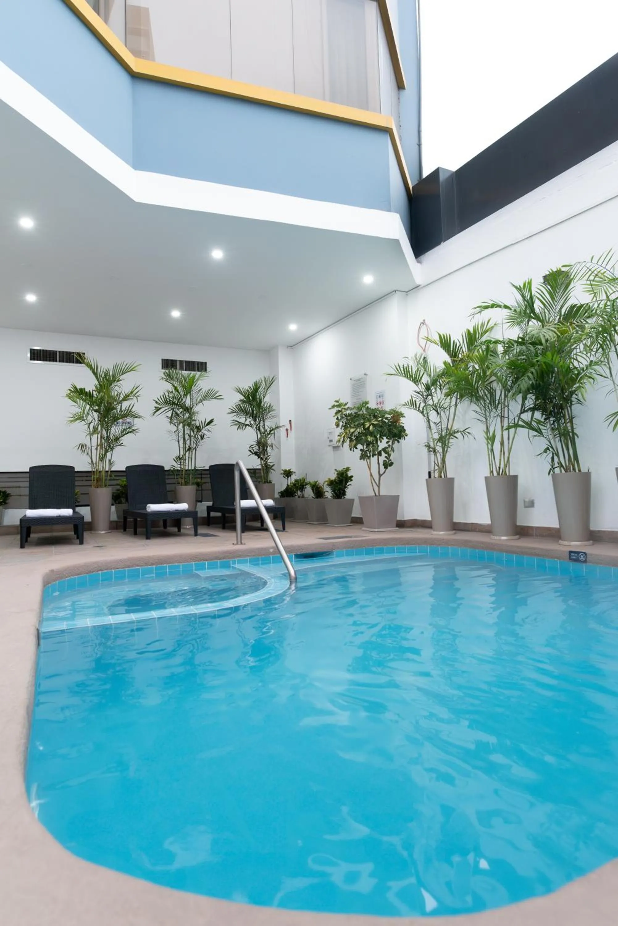 Swimming pool in Crowne Plaza Lima by IHG