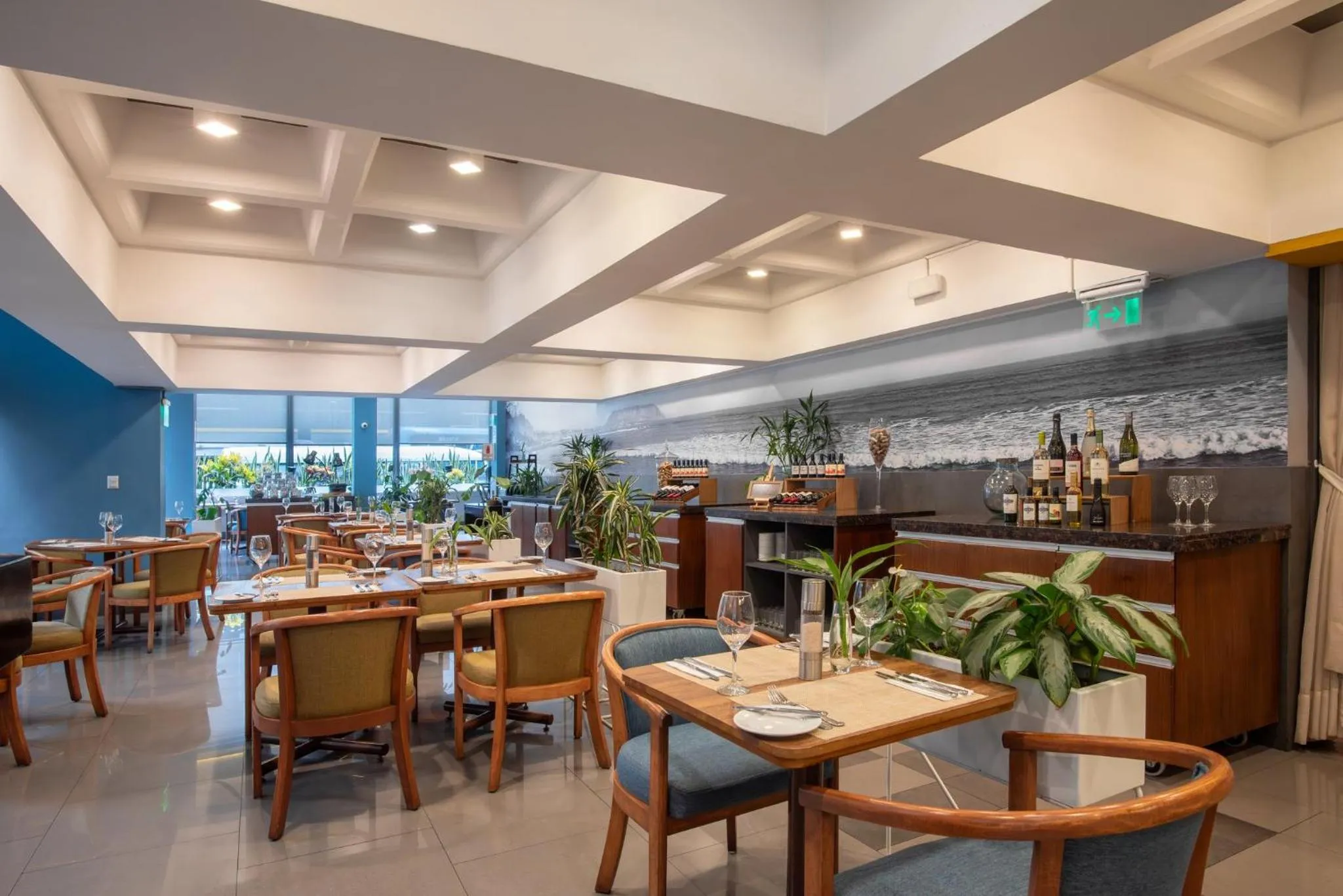 Restaurant/places to eat in Crowne Plaza Lima by IHG