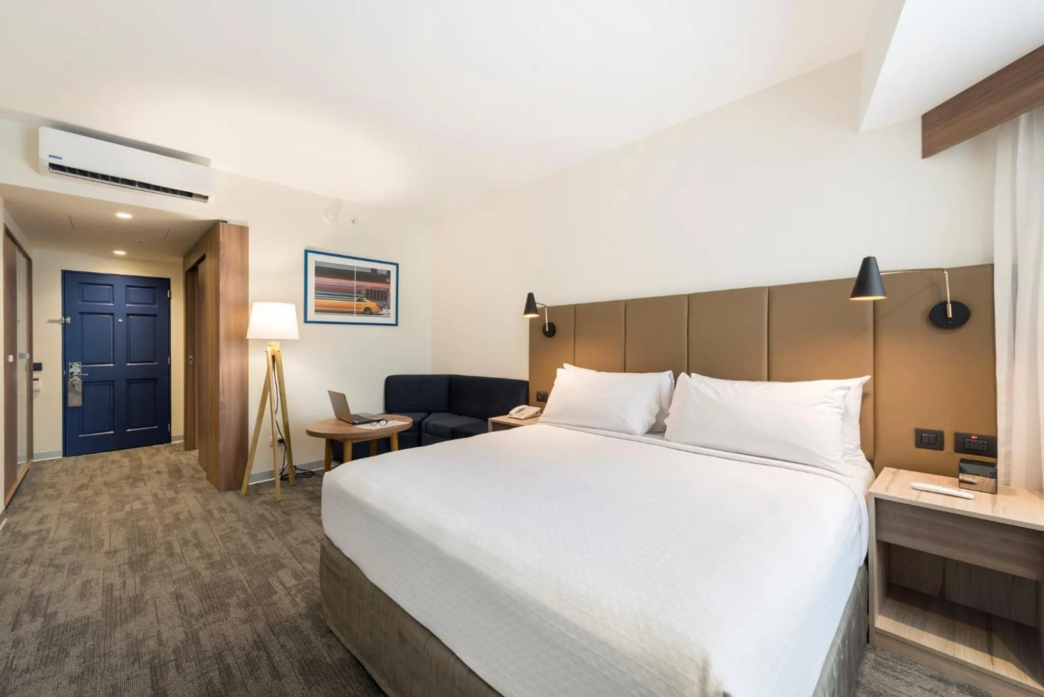 Photo of the whole room, Bed in Crowne Plaza Lima by IHG