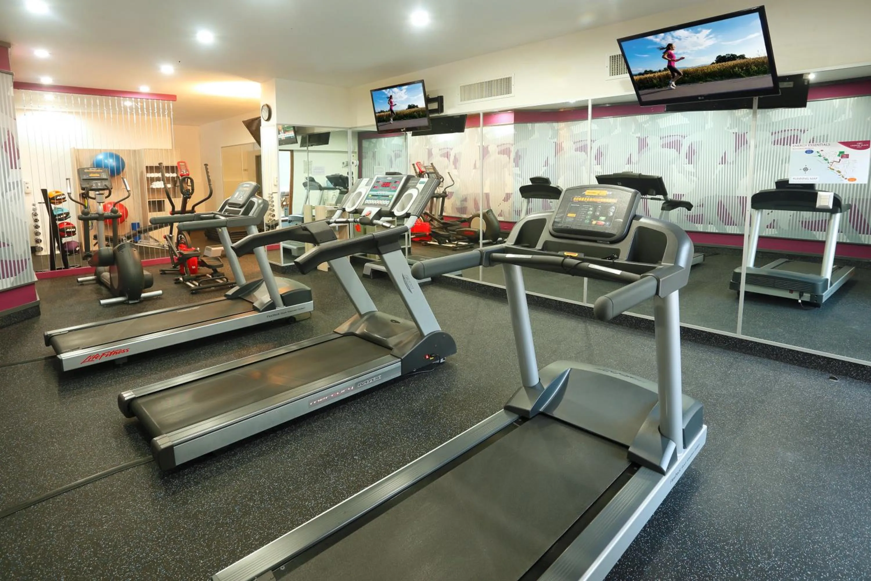 Fitness centre/facilities in Crowne Plaza Lima by IHG