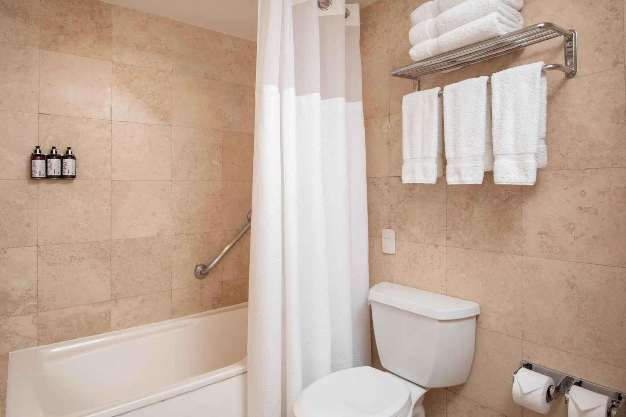 Photo of the whole room in Crowne Plaza Lima by IHG