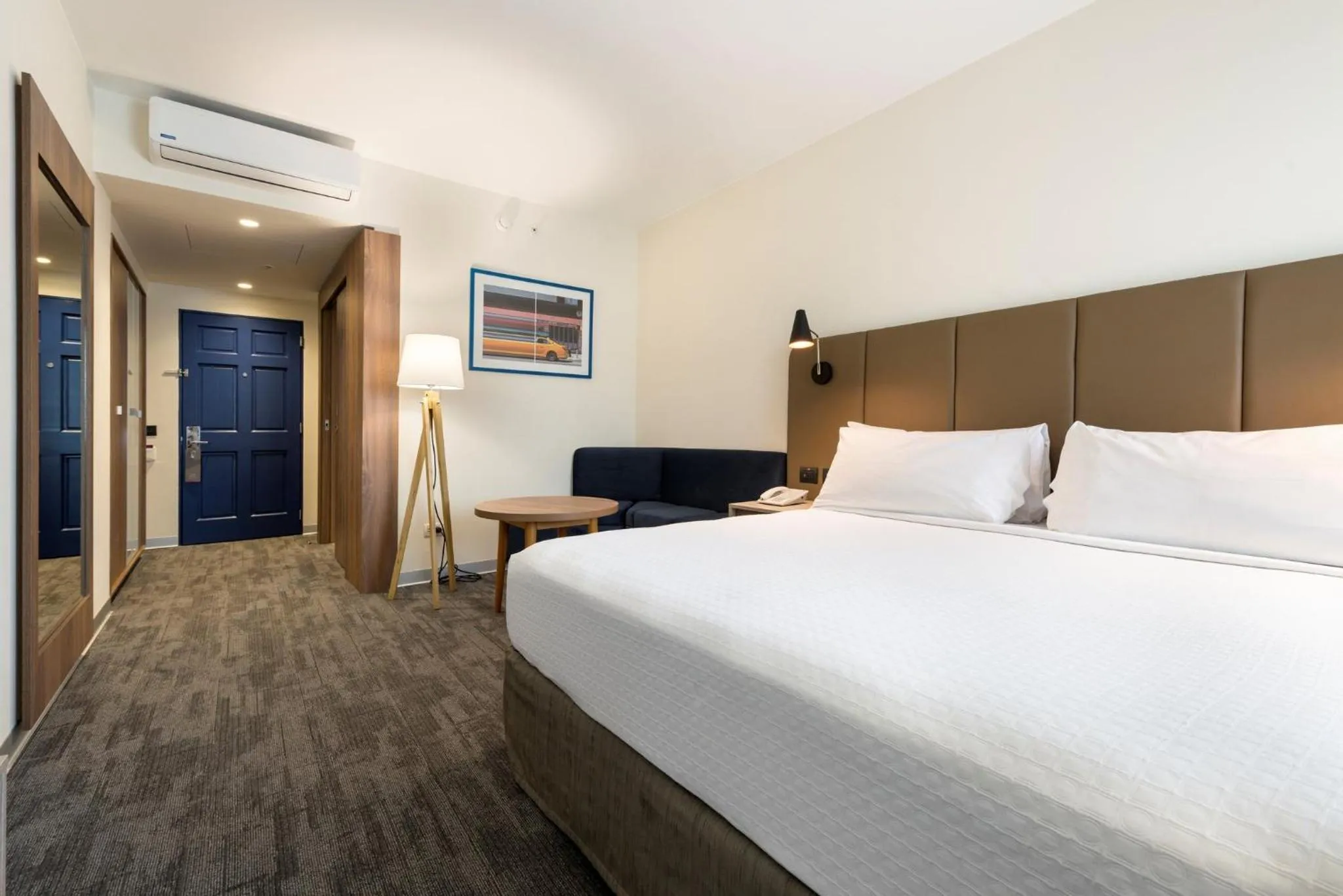 Photo of the whole room, Bed in Crowne Plaza Lima by IHG