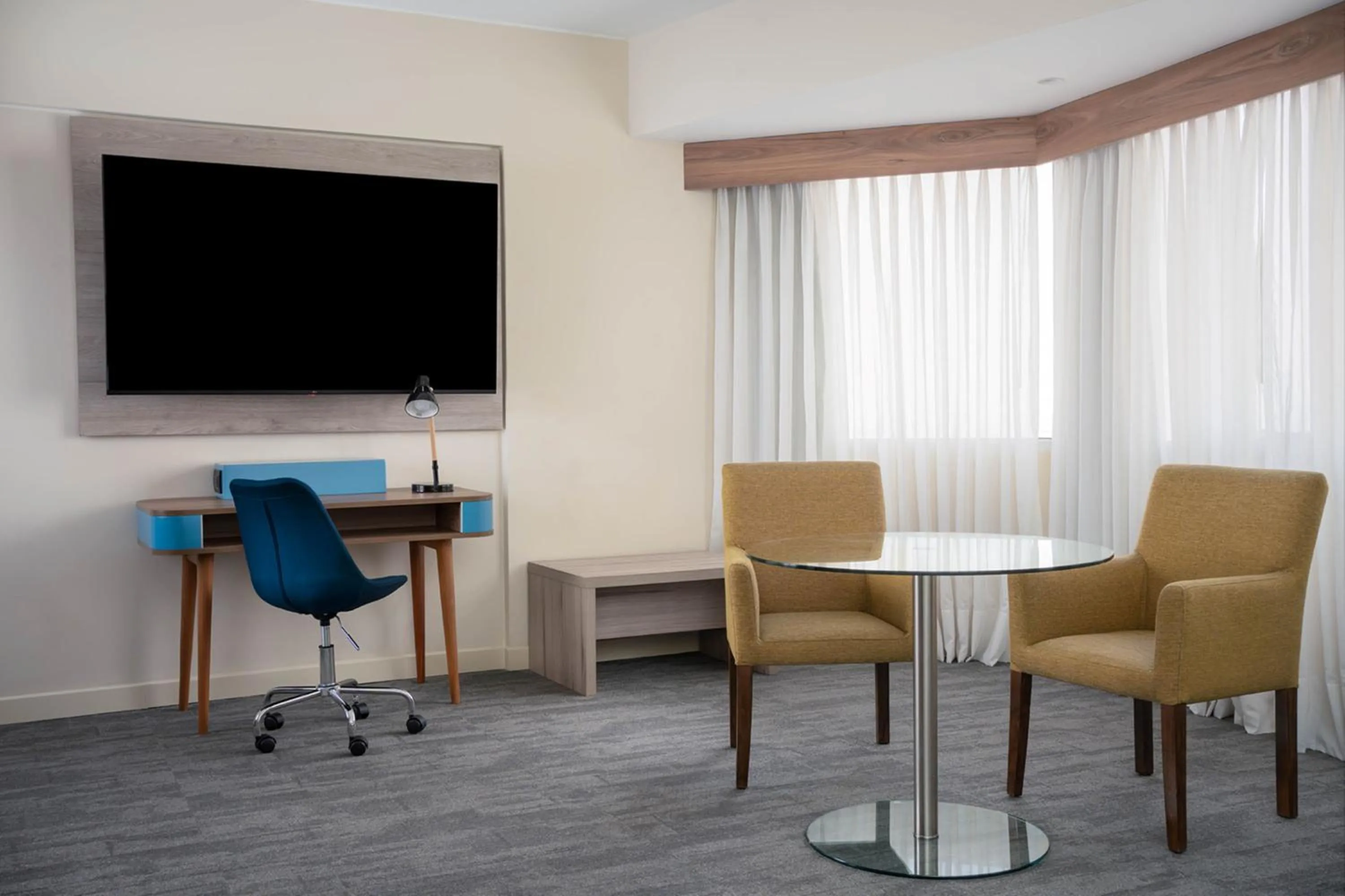 Seating area in Crowne Plaza Lima by IHG