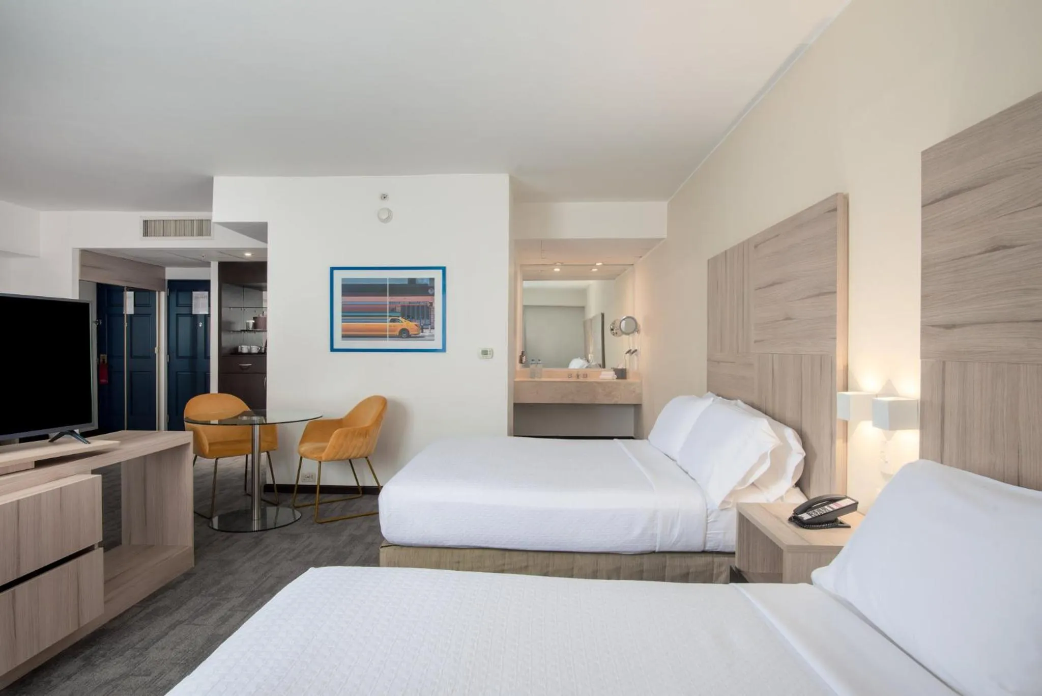 Photo of the whole room, Bed in Crowne Plaza Lima by IHG