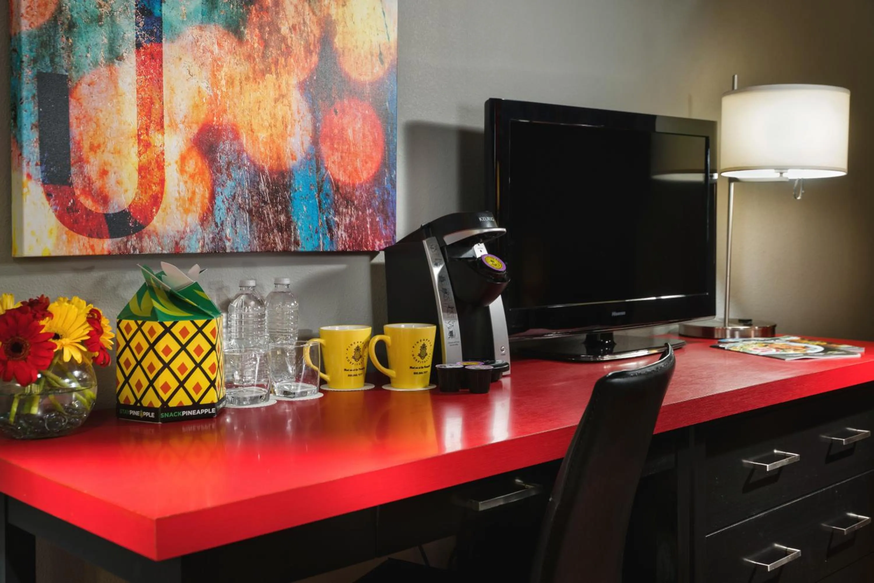 Food and drinks in Staypineapple, Hotel FIVE, Downtown Seattle