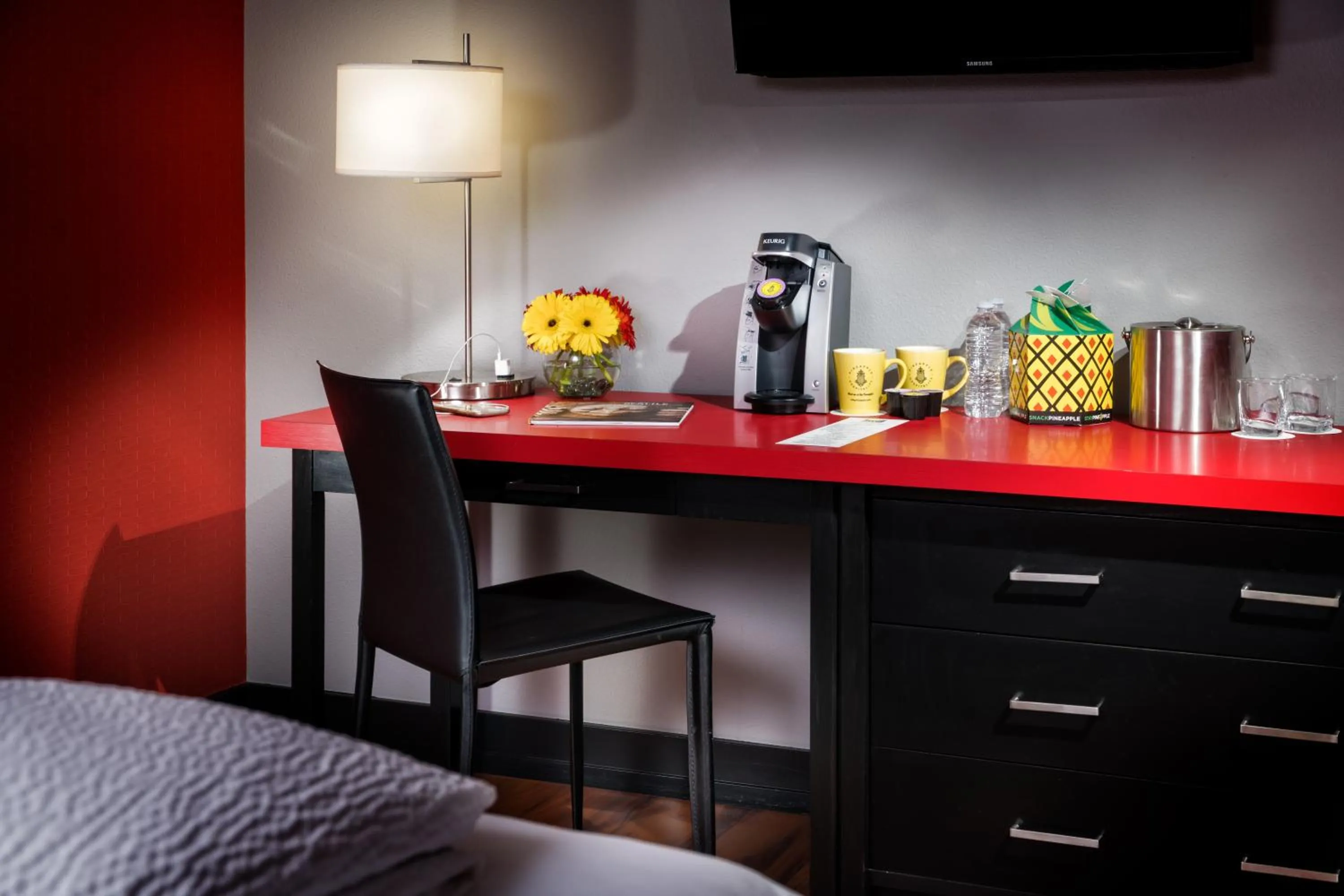 Coffee/tea facilities in Staypineapple, Hotel FIVE, Downtown Seattle