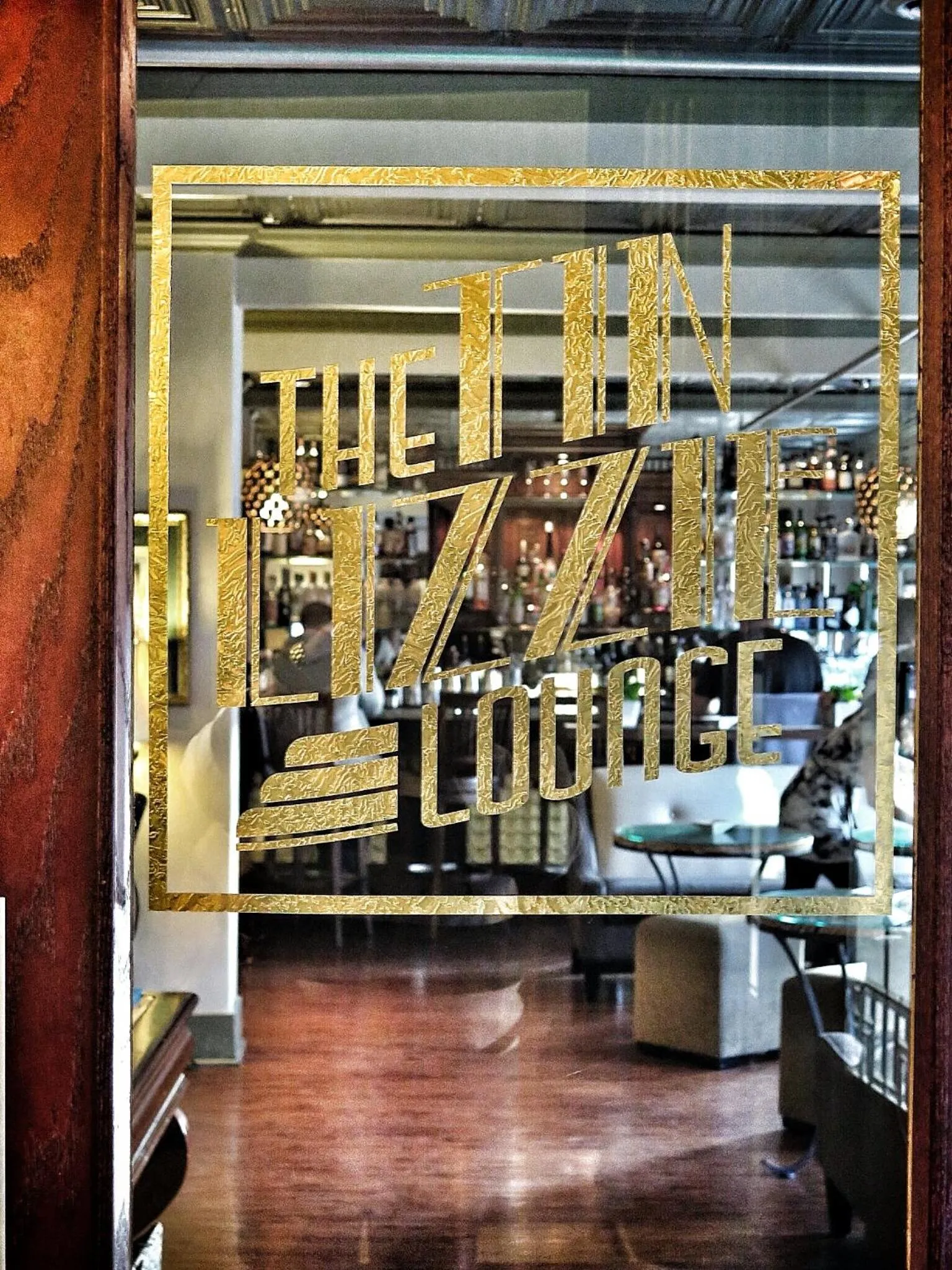 Lounge or bar in MarQueen Hotel - NEWLY RENOVATED