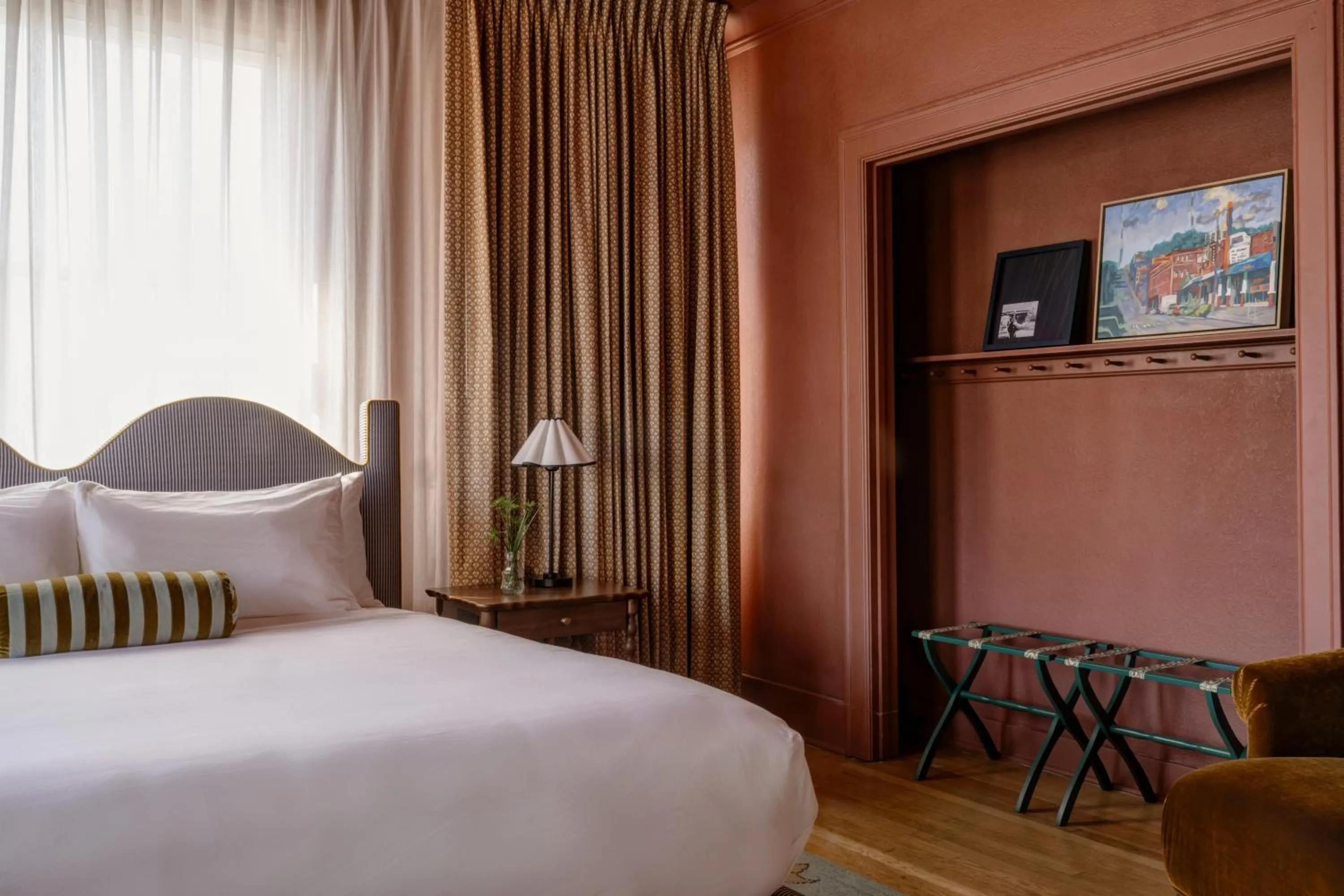 Guests, Bed in MarQueen Hotel - NEWLY RENOVATED