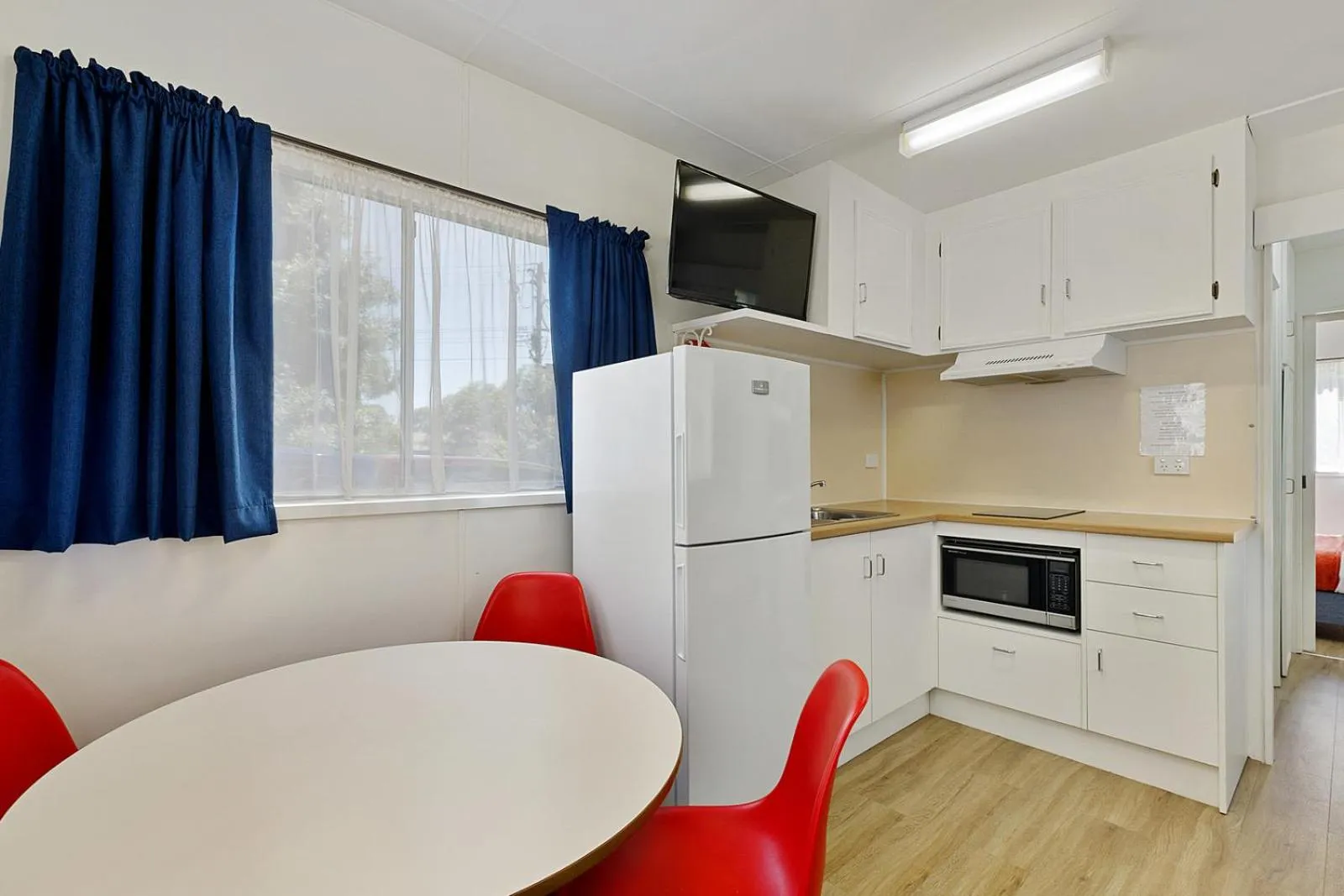 Kitchen or kitchenette in High Country Holiday Park
