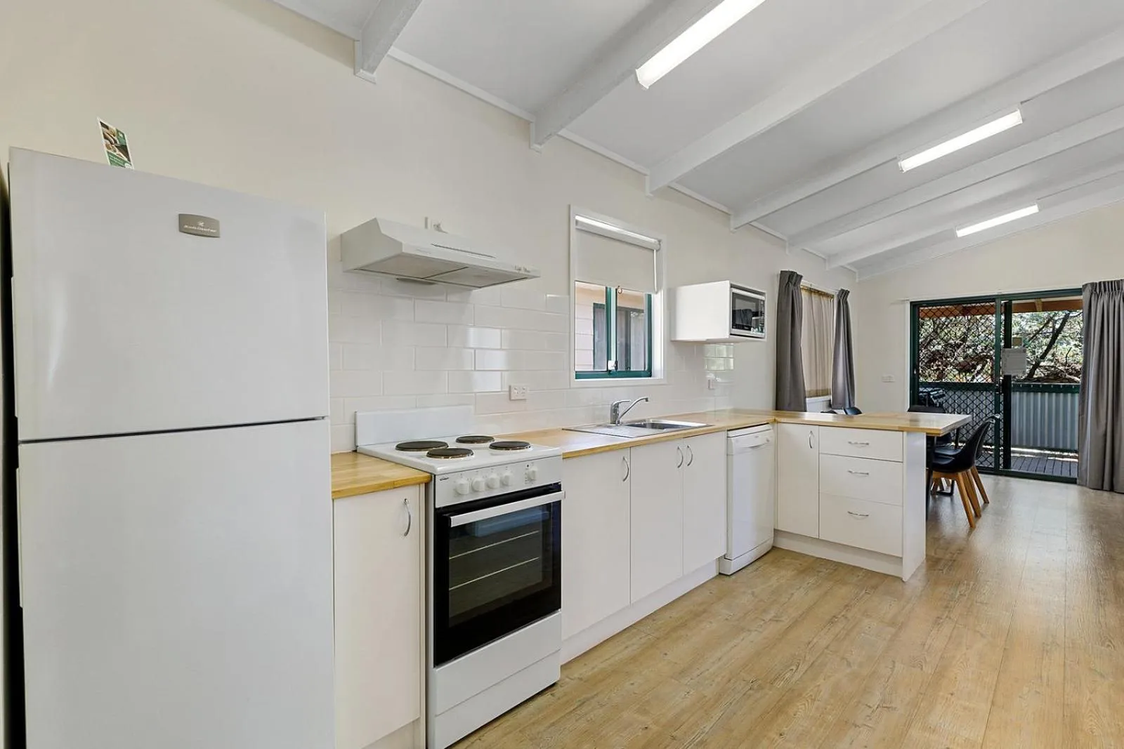 Kitchen or kitchenette in High Country Holiday Park