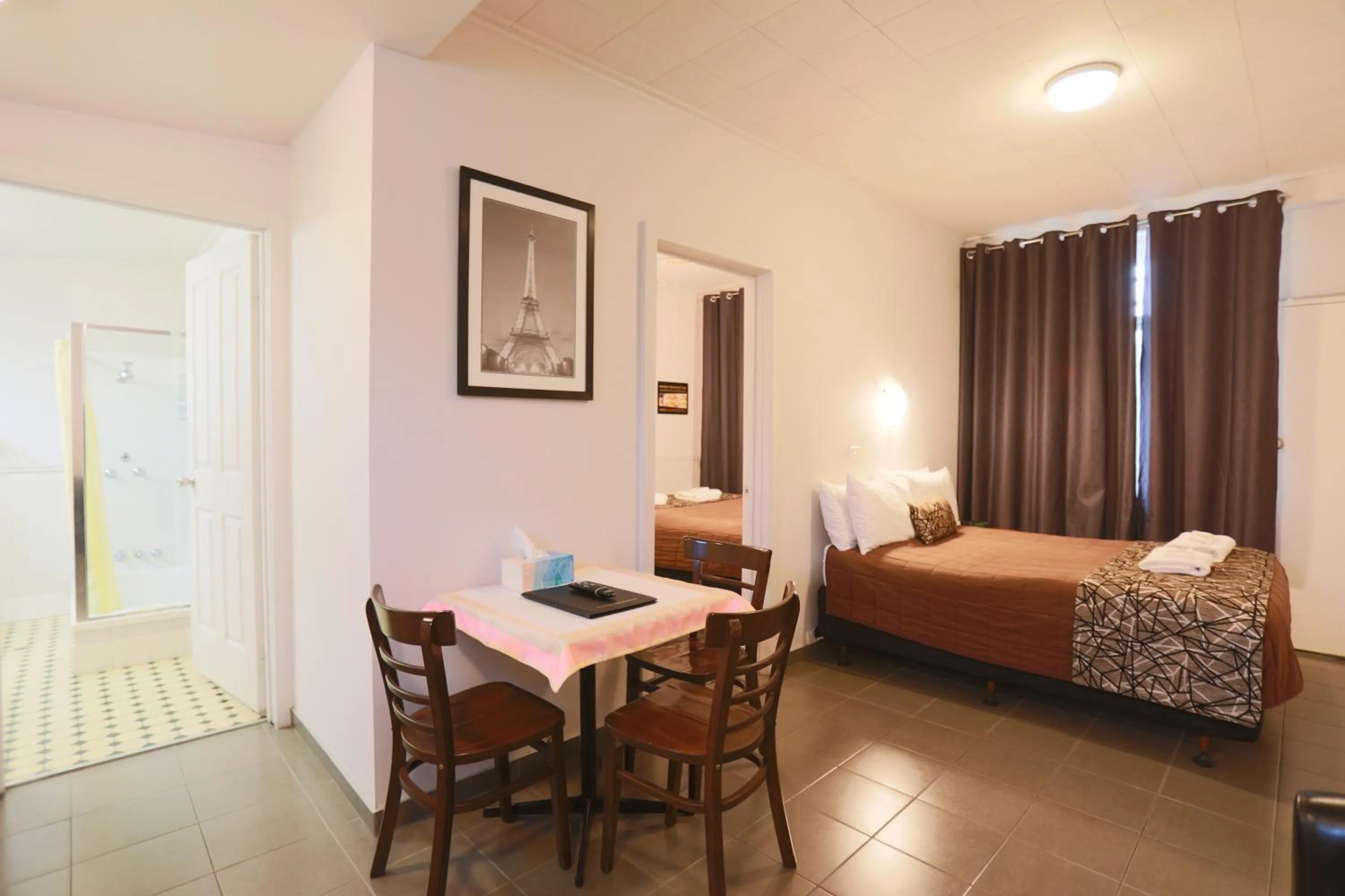 Bed in The Esplanade Motel