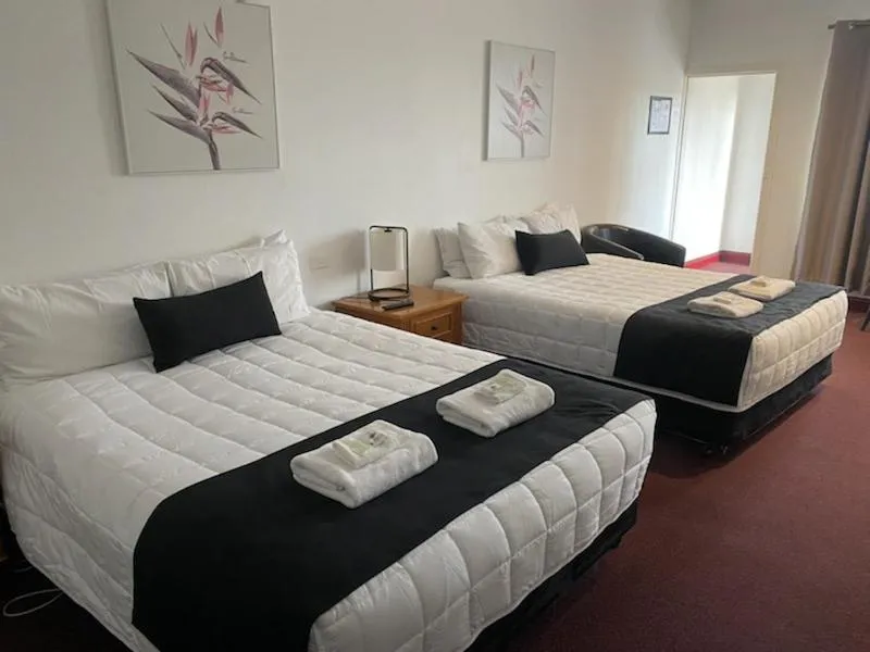 Bed in The Esplanade Motel