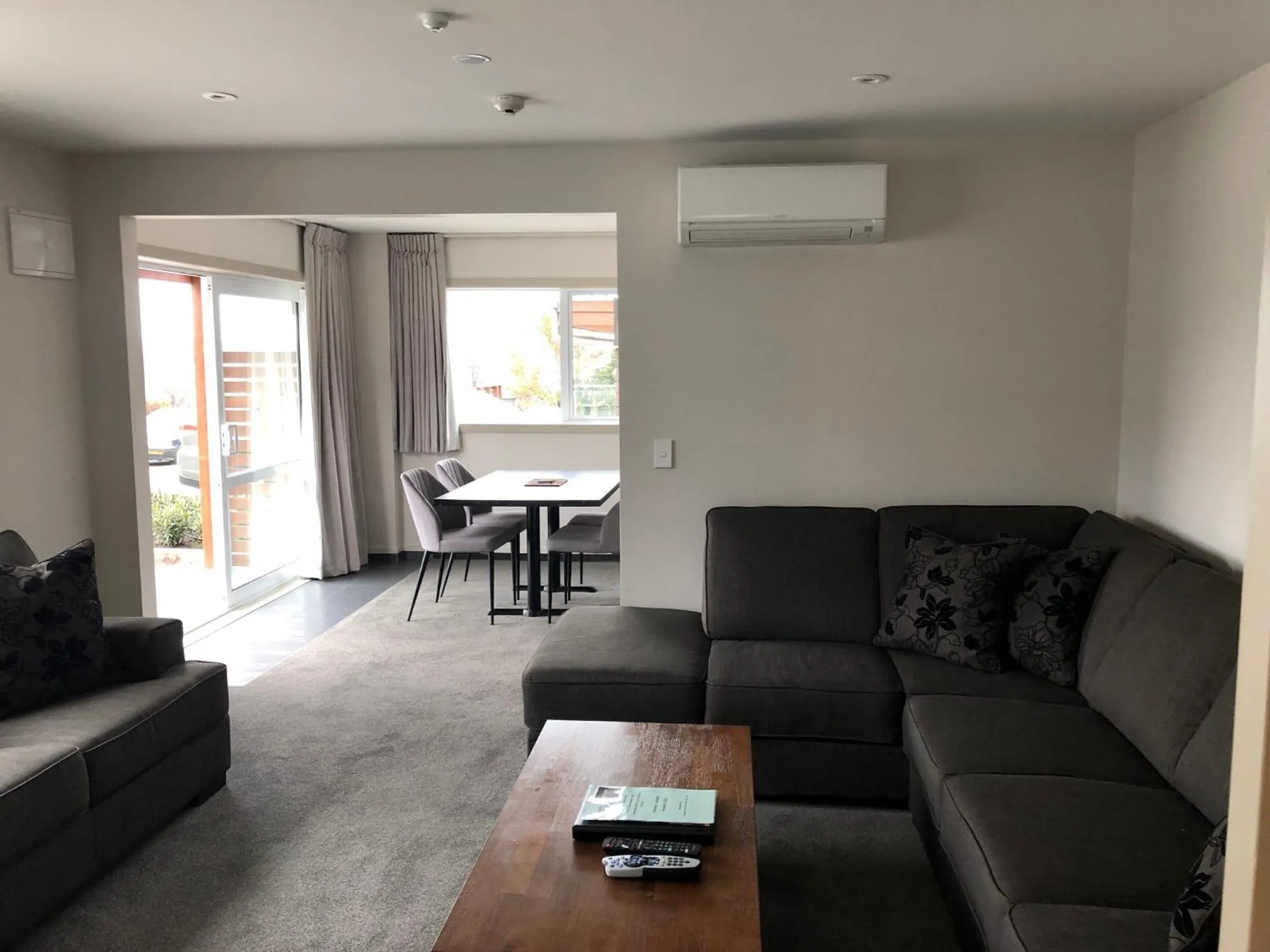 Living room in Autoline Motel Queenstown