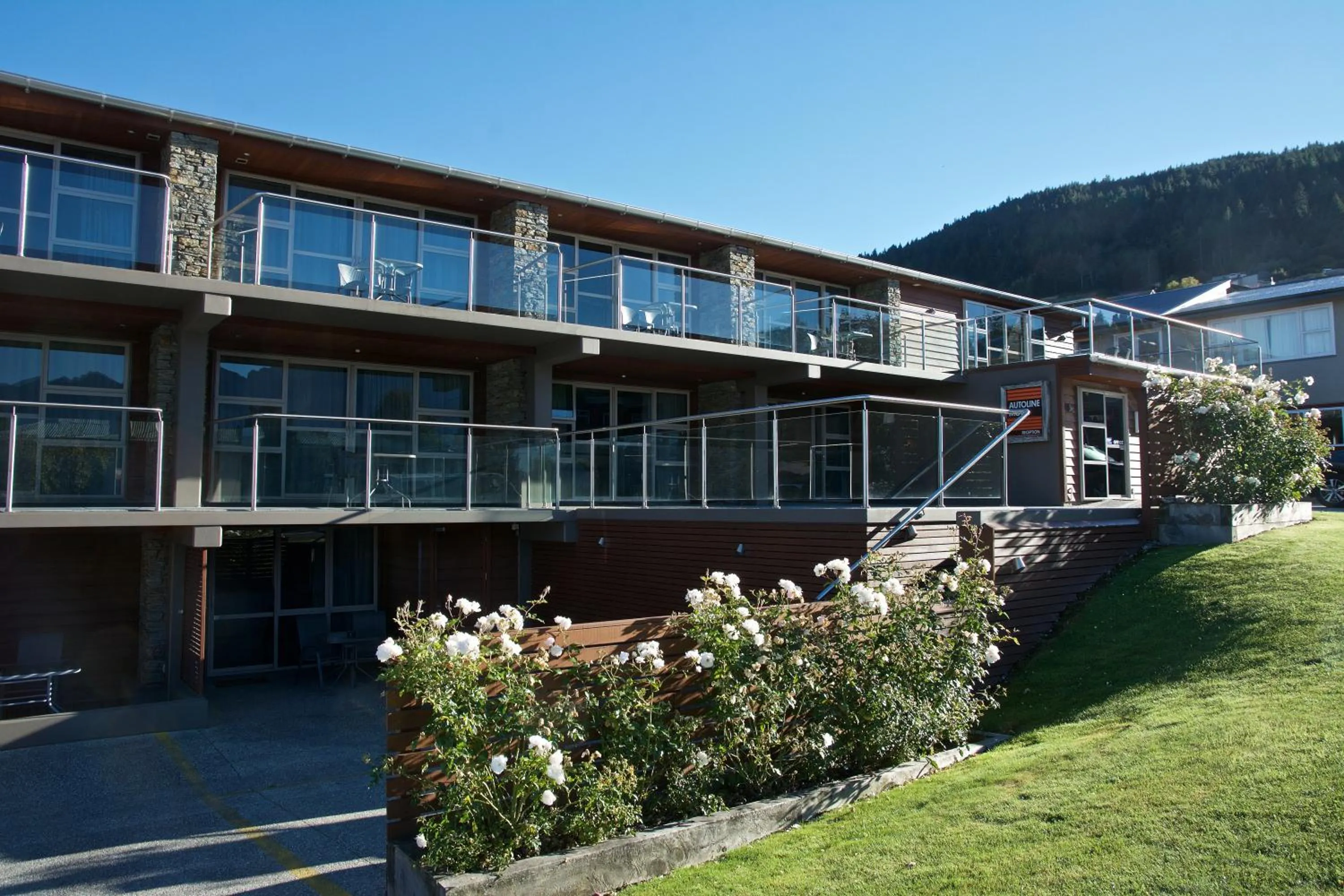 Property building in Autoline Motel Queenstown