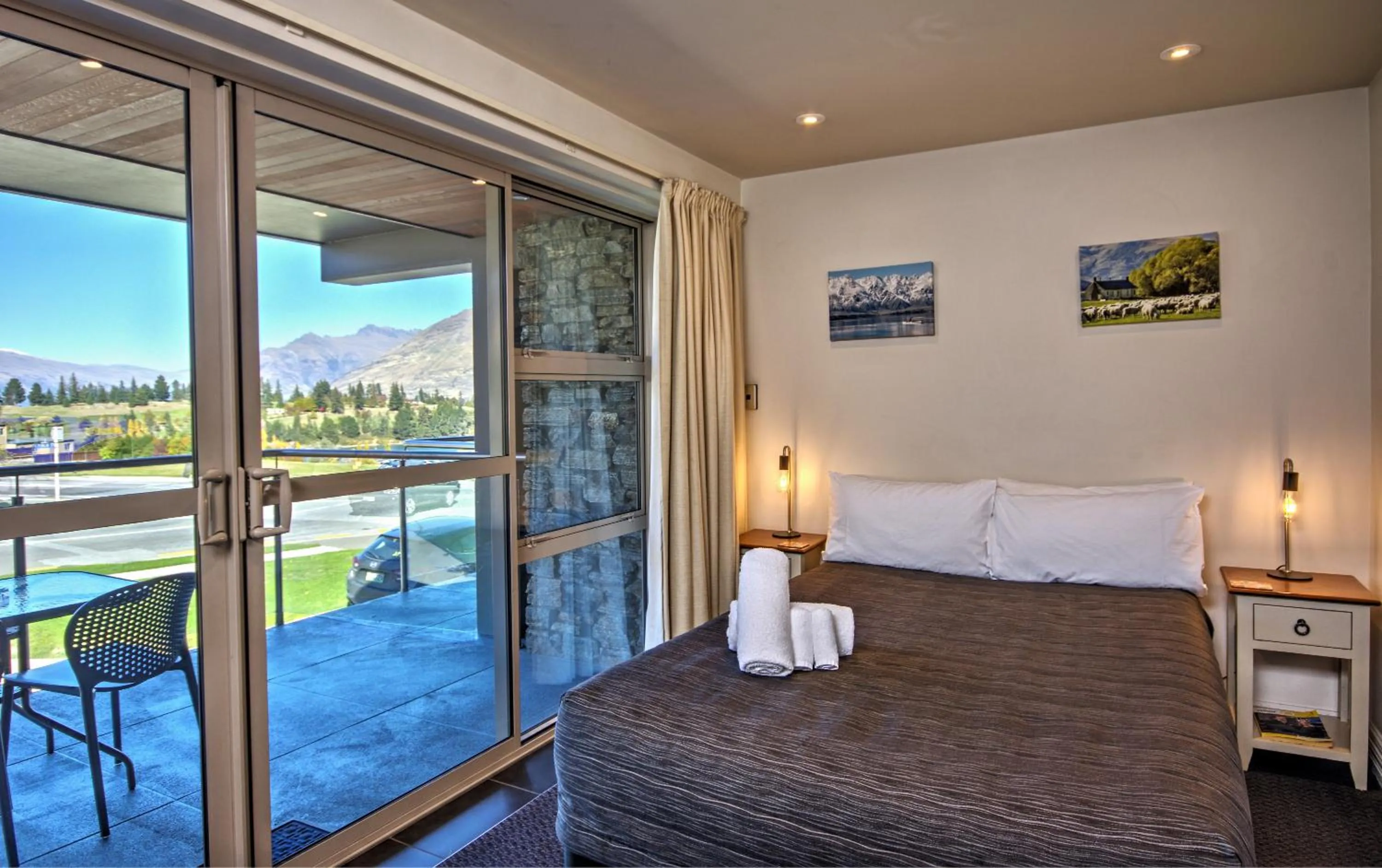 Bed in Autoline Motel Queenstown