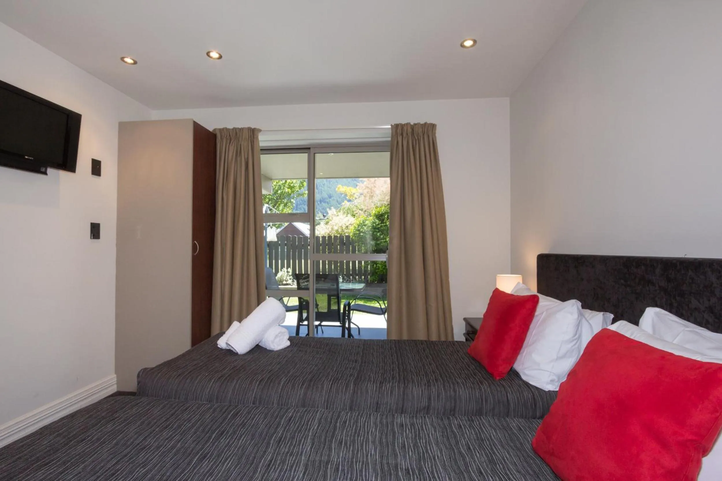 Bed in Autoline Motel Queenstown