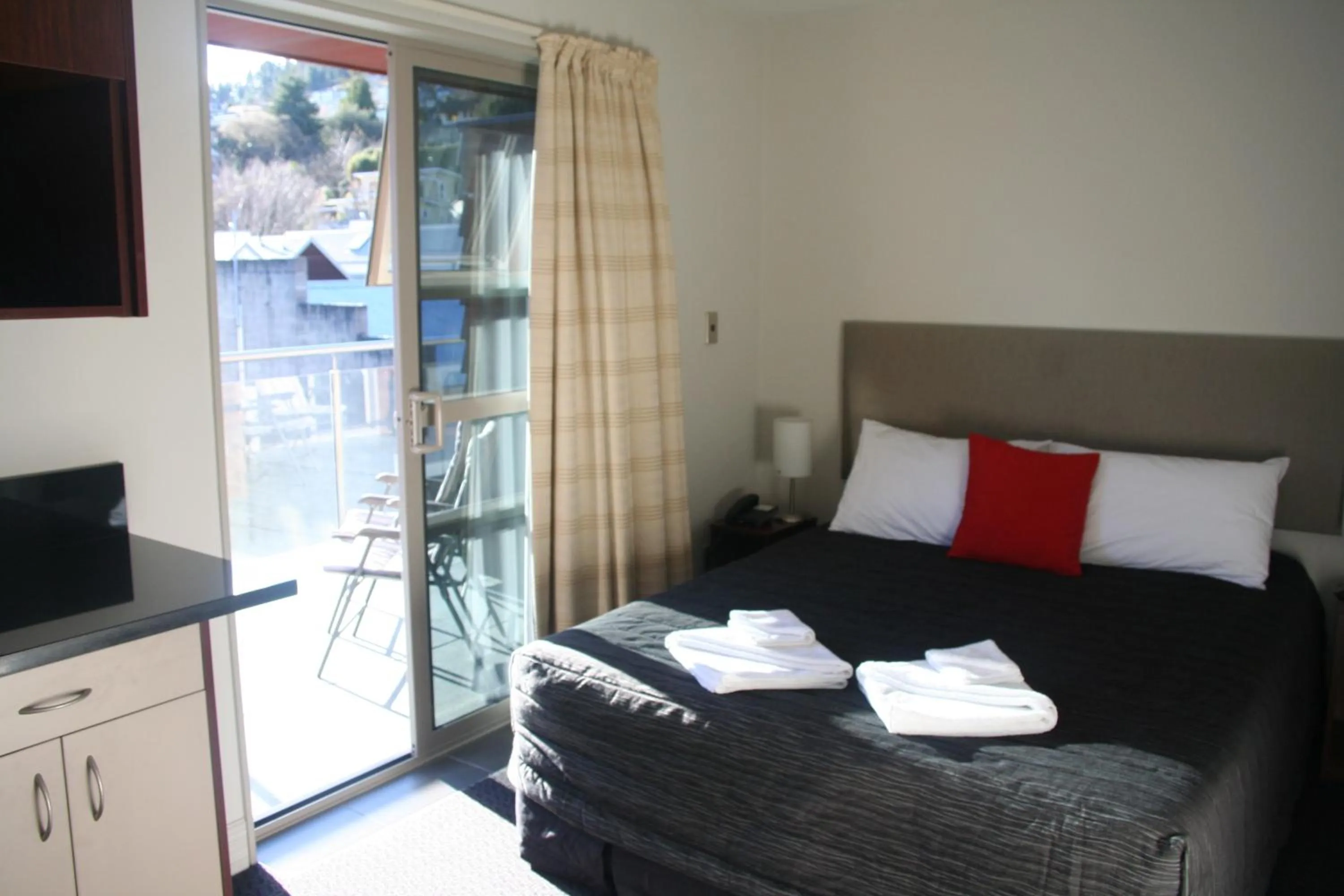 Bed in Autoline Motel Queenstown