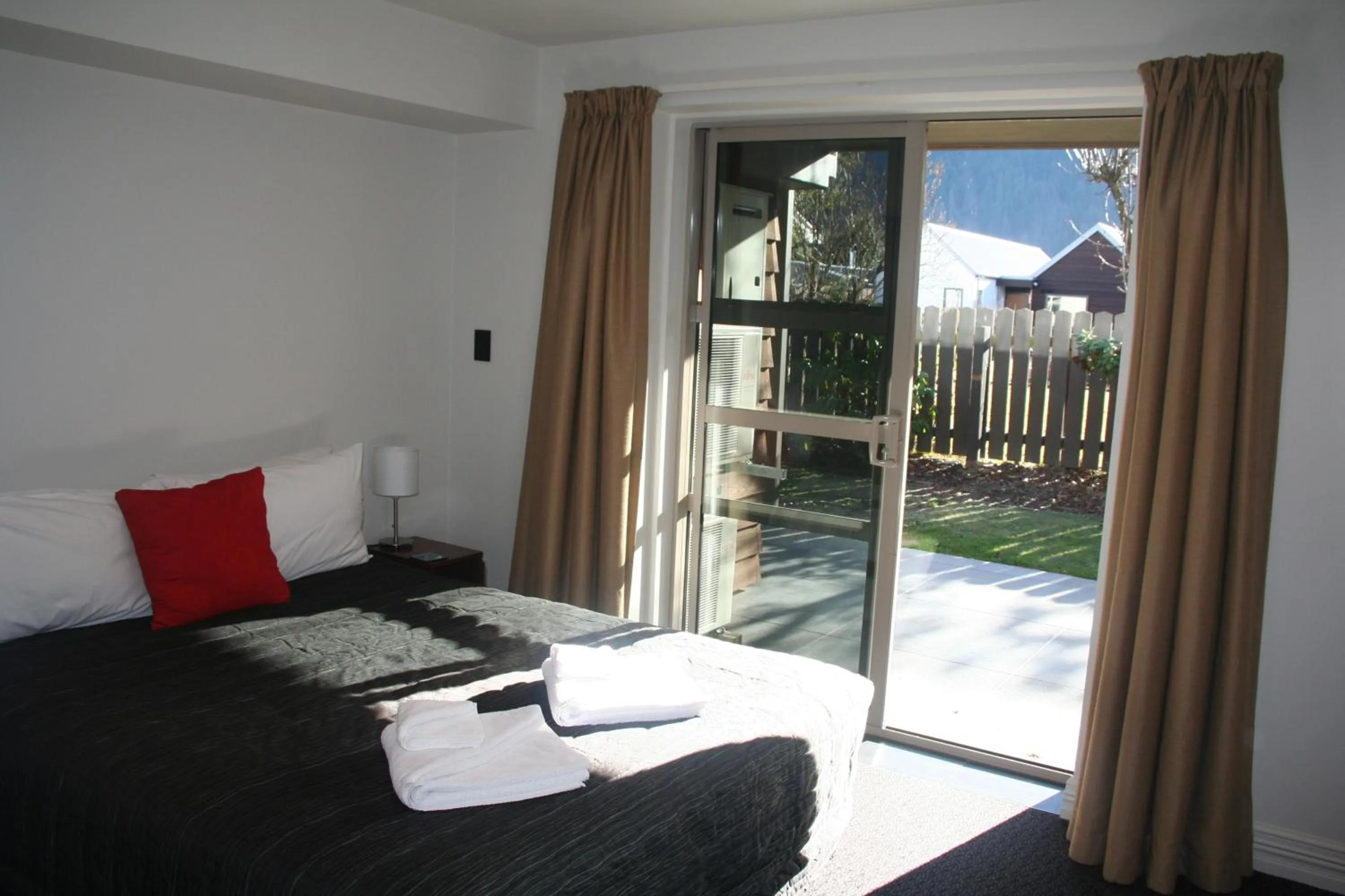 Bed in Autoline Motel Queenstown