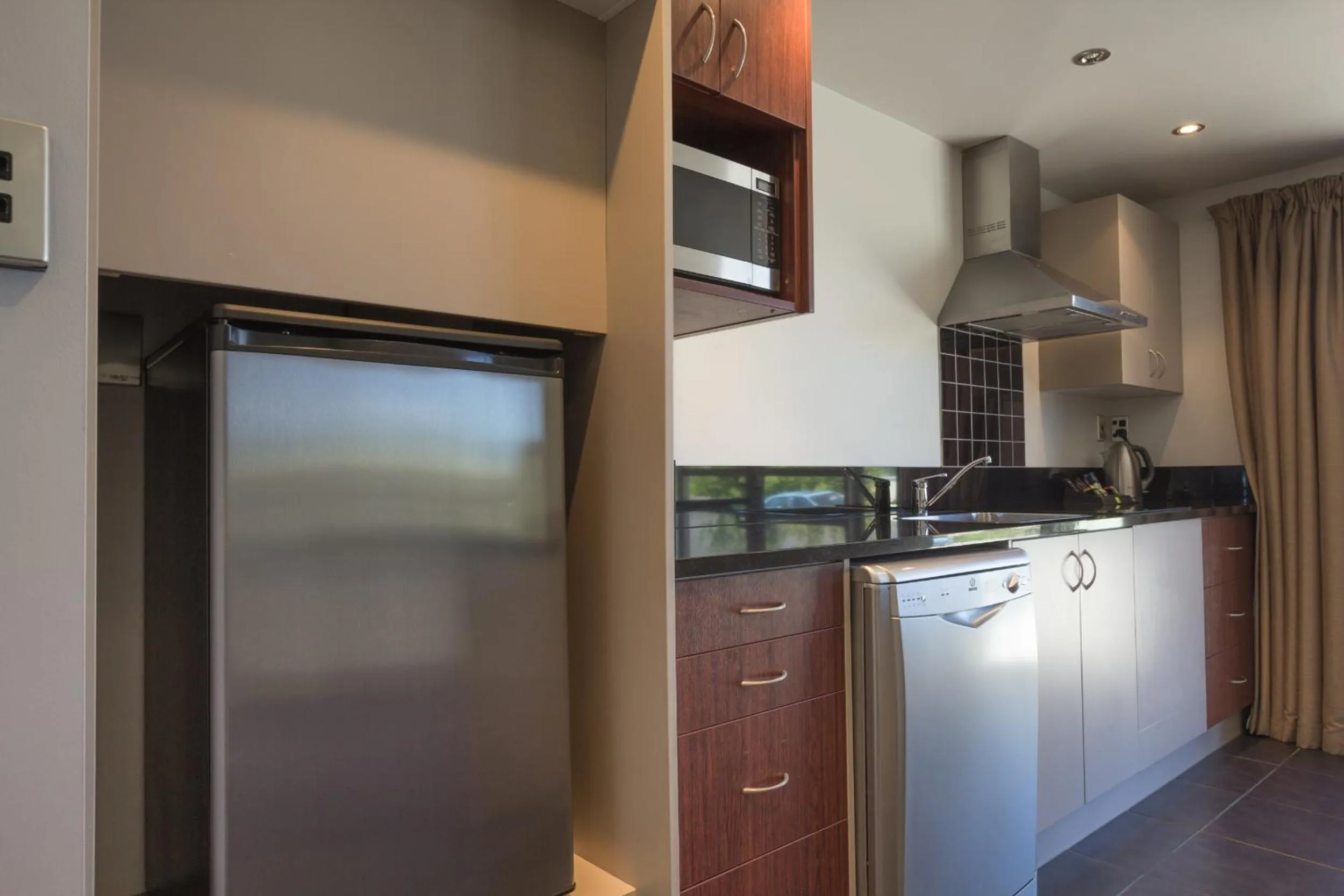 Kitchen or kitchenette in Autoline Motel Queenstown