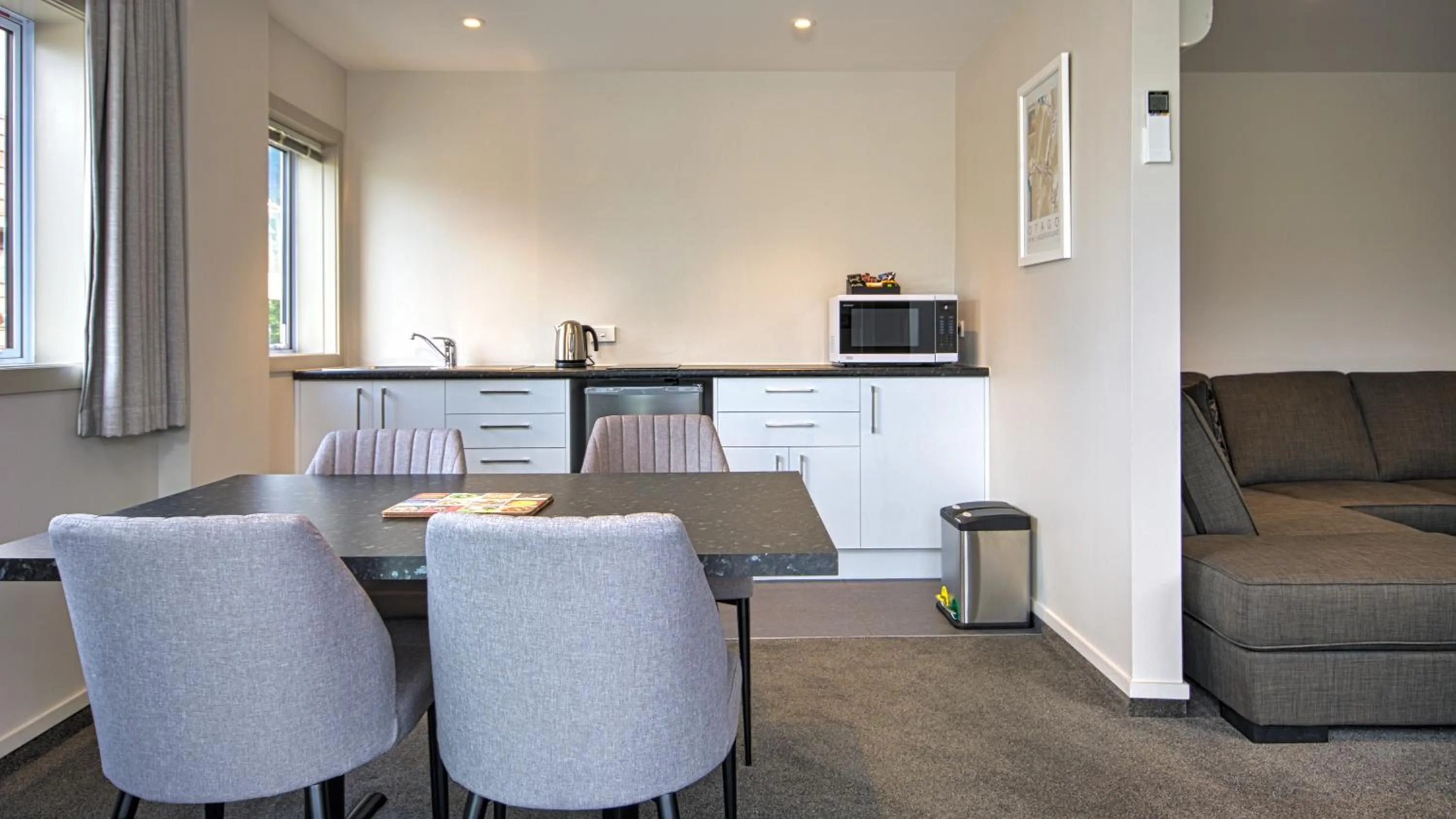 Kitchen or kitchenette in Autoline Motel Queenstown