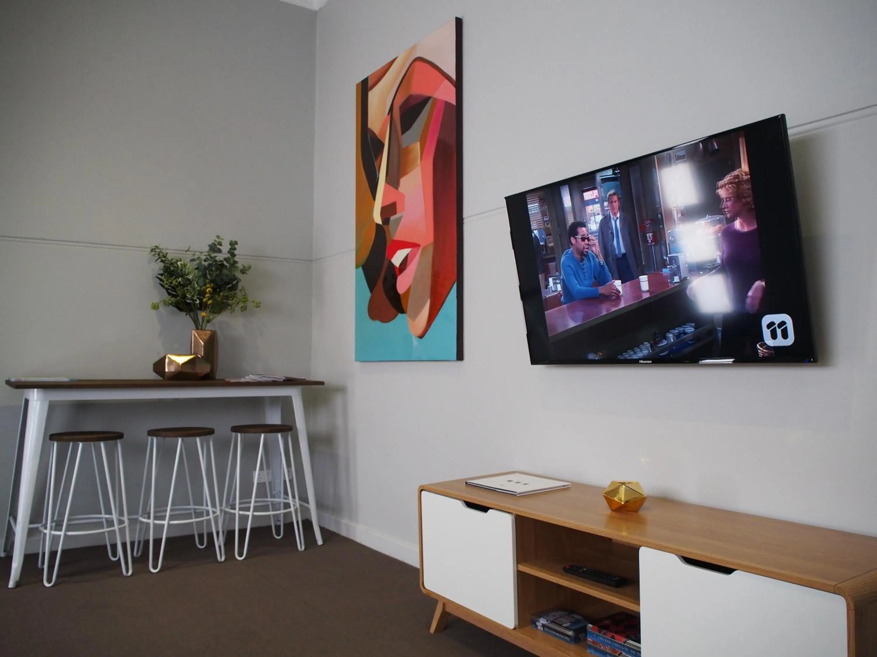 Communal lounge/ TV room in City Quarters on Brewer