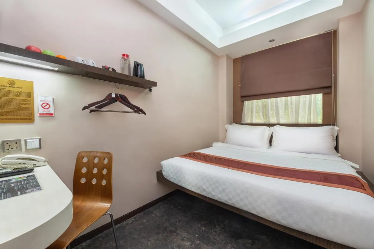 Bed in Favor Hotel Makassar City Center By LIFE